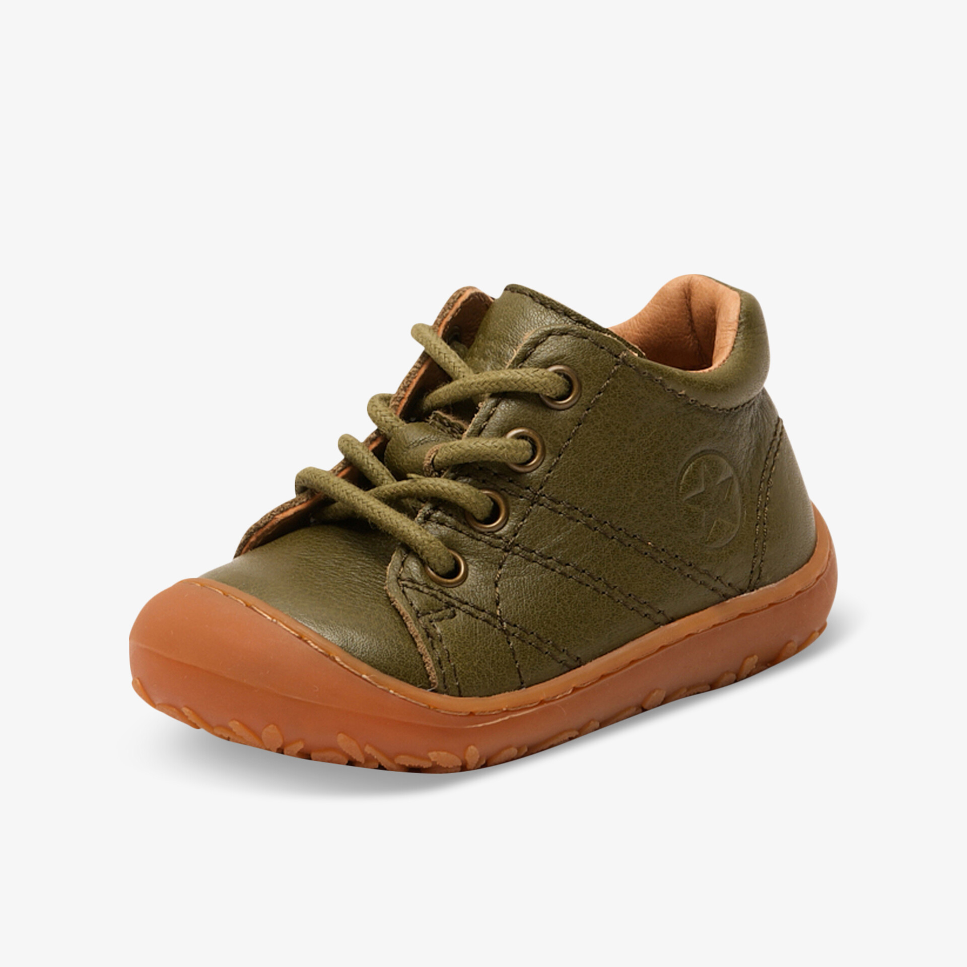 Robuster Kinderschuh in grün mit brauner rutschfester Sohle, gepolstert für optimalen Tragekomfort und Flexibilität