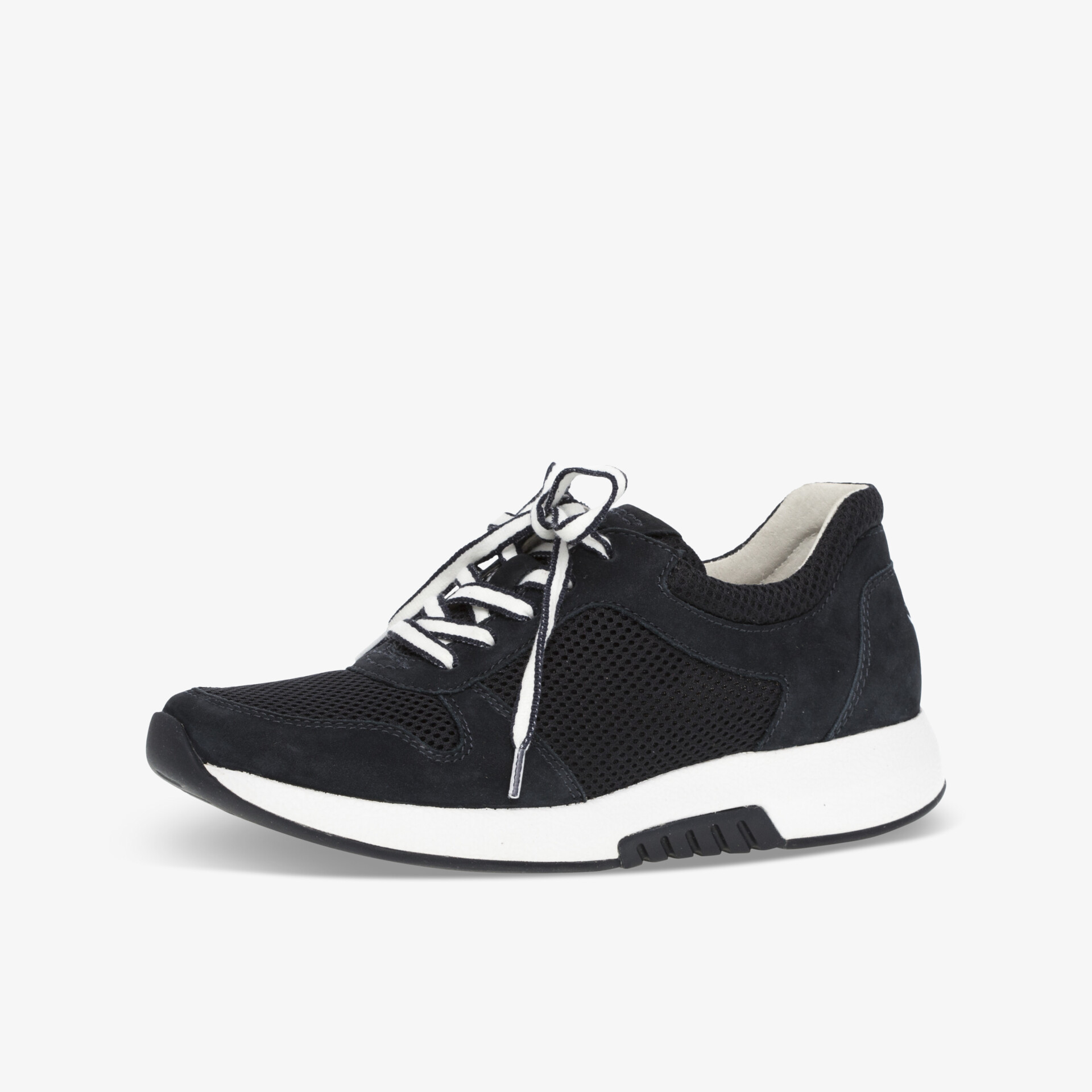 Schwarzer Sneaker aus Wildleder mit weißer Sohle und Schnürung für bequemen, stilvollen Alltagslook