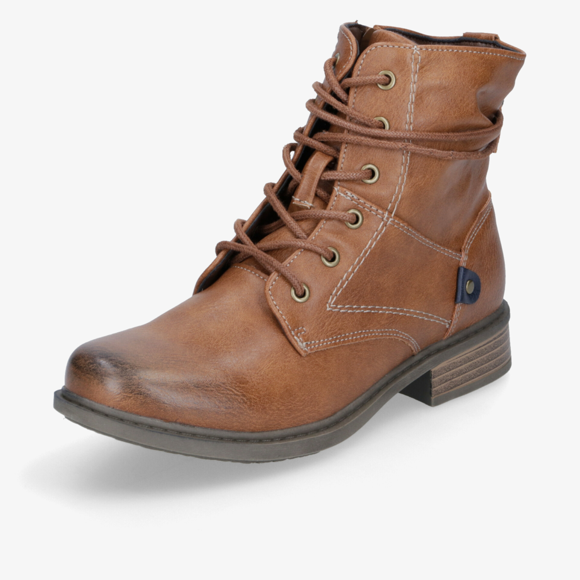 Stilvoller brauner Leder-Schnürstiefel mit robuster, dicker Sohle und bequemer Passform, schräg vorne aufgenommen