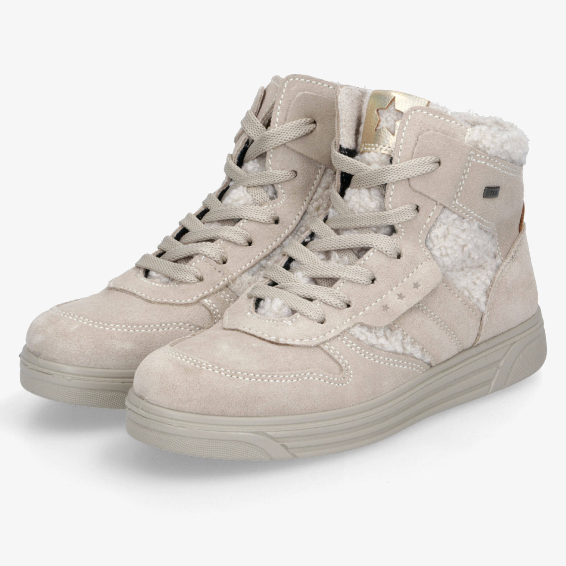 Beige hochgeschnittene Sneakers mit warmer Fütterung und rutschfester Sohle, ideal für modische Looks.