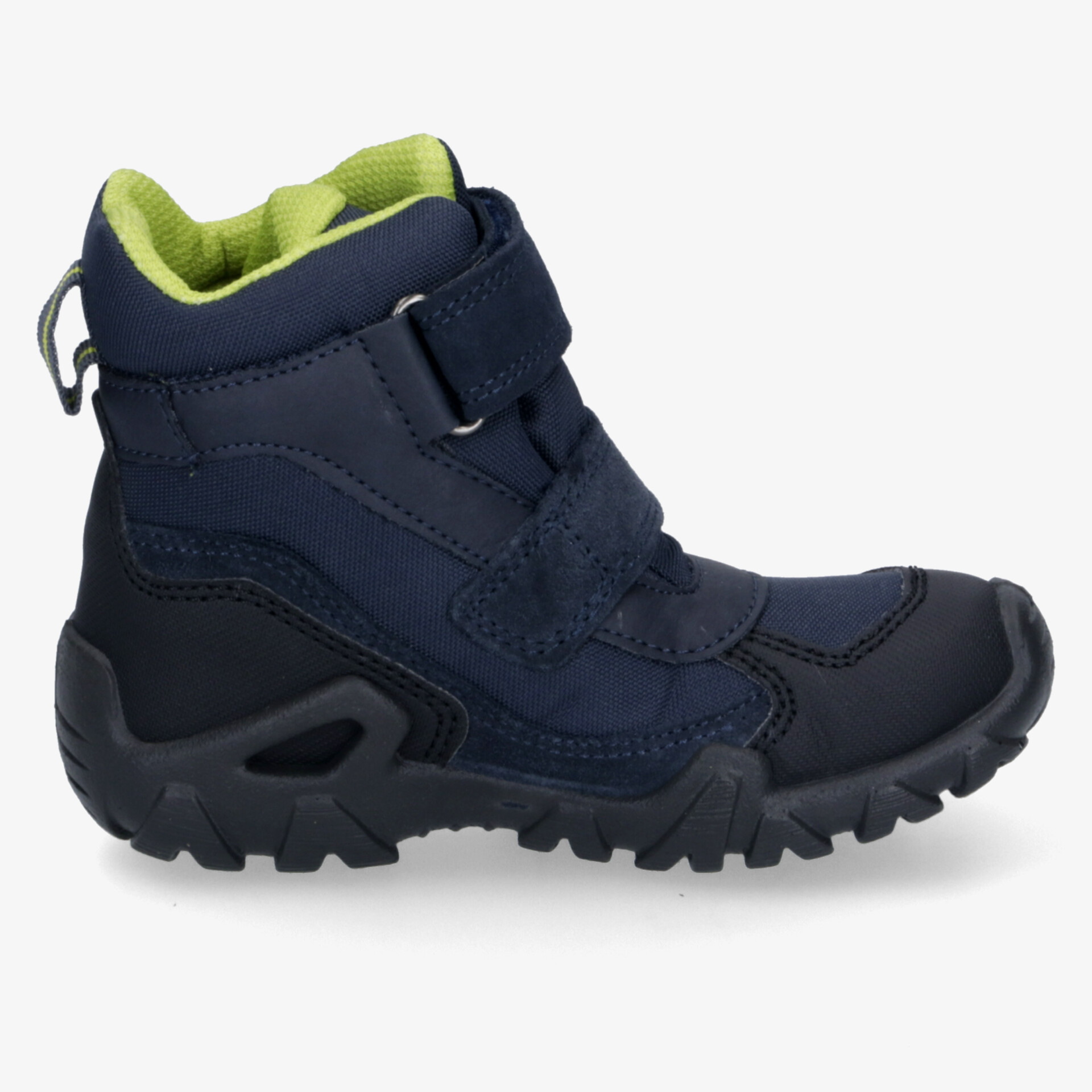 Seitenansicht eines robusten Wanderschuhs mit gepolstertem Schaft und verstellbarem Klettverschluss