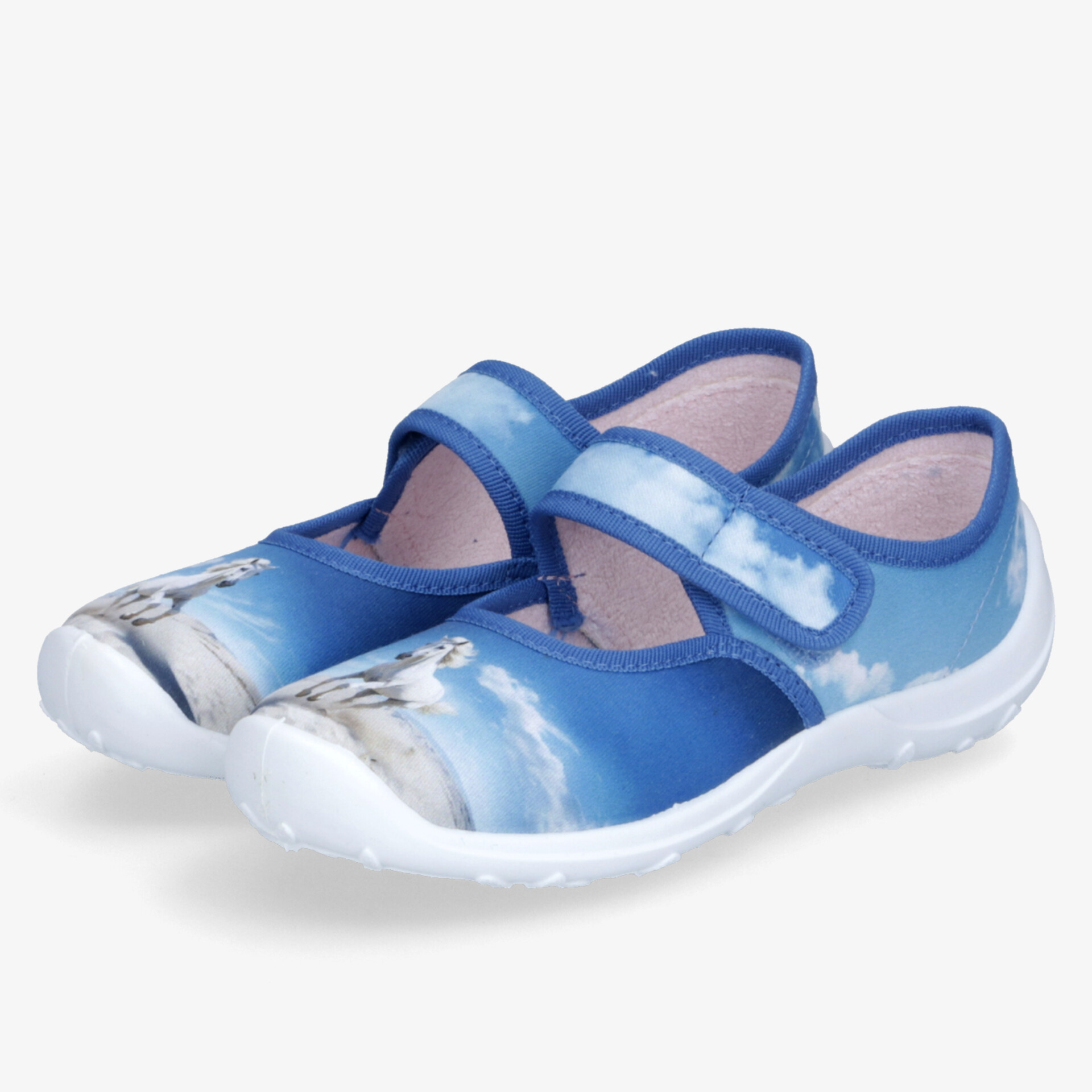 Leichter flexibler Schuh mit praktischem Klettverschluss und rutschfester Sohle für komfortable Passform