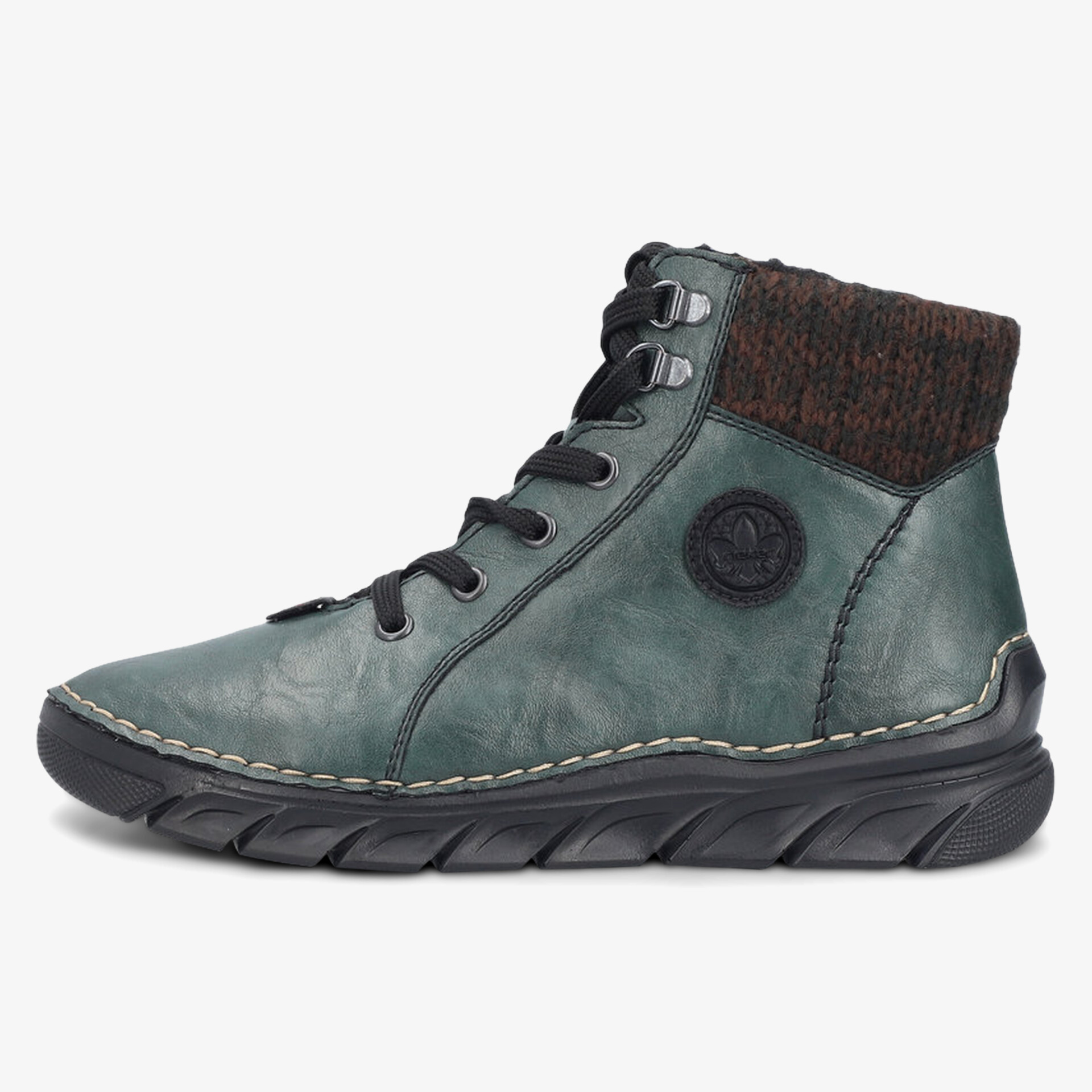 Seitenansicht eines bequemen Sneakers mit gepolstertem Schaft und robuster Schnürung, leichte rutschfeste Sohle