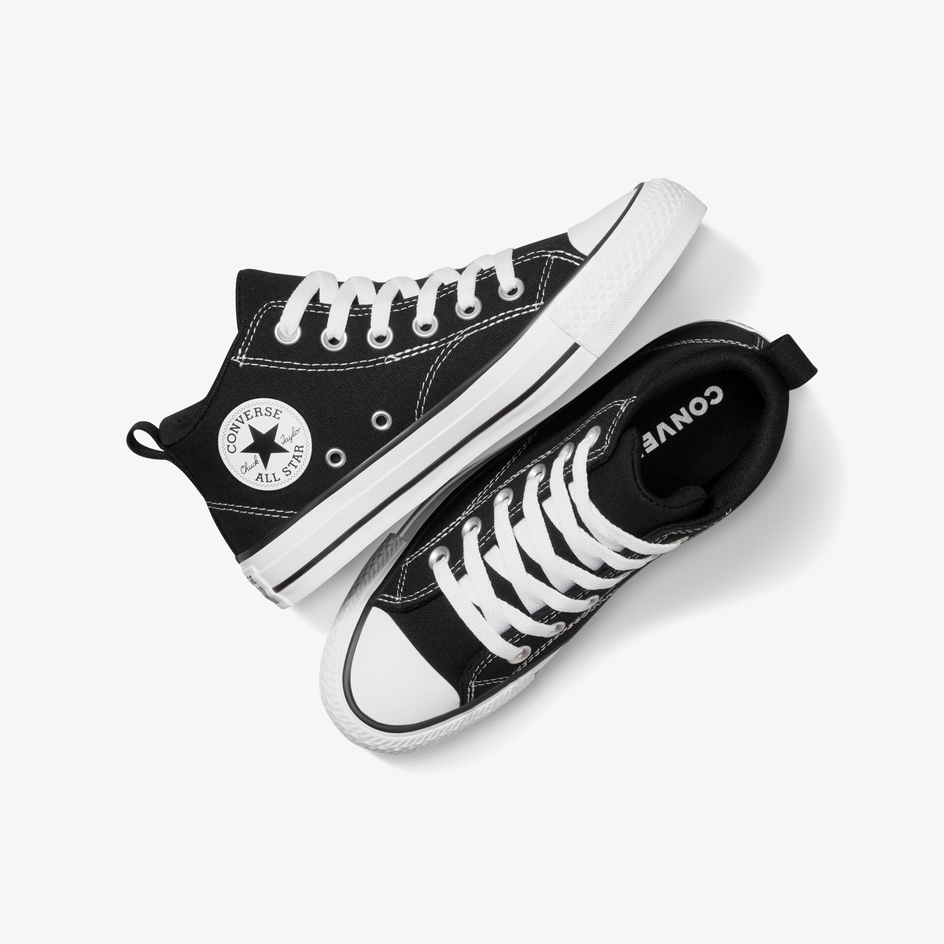 Klassische schwarz-weiße Sneaker, langlebig und stylisch, perfekt für den Alltag und modische Outfits.