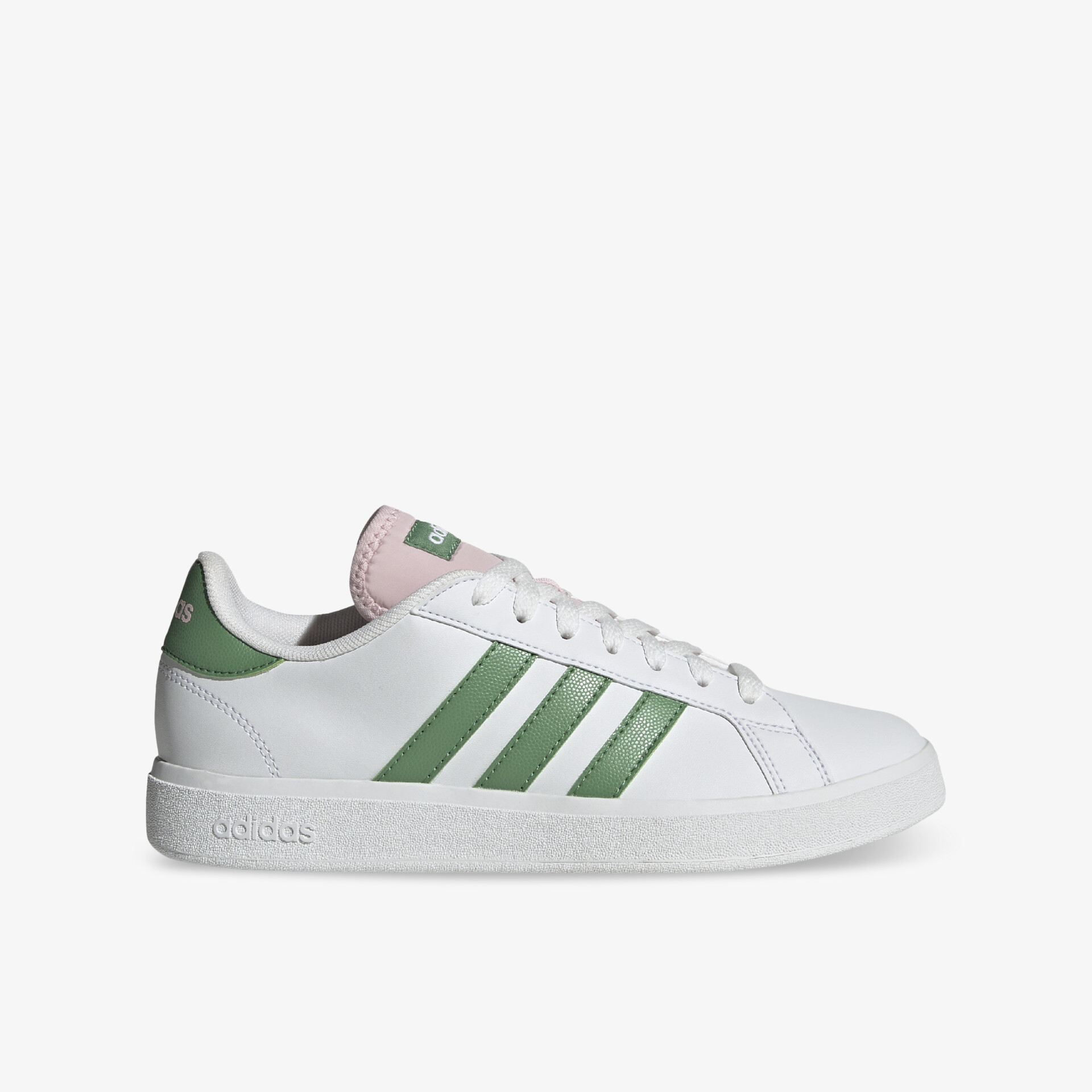 Weißer sportlicher Sneaker mit grünen Streifen, komfortabel und robust, seitliche Ansicht zeigt Design und Qualität