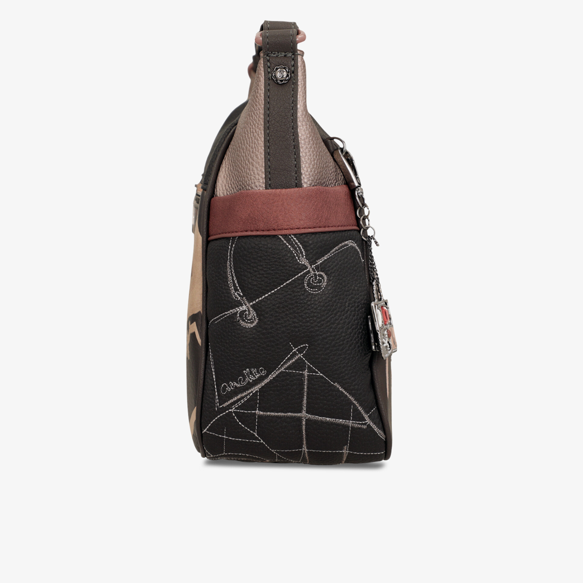 Seitliche Ansicht einer modernen und eleganten Tasche mit praktischem Tragegriff und robustem Material