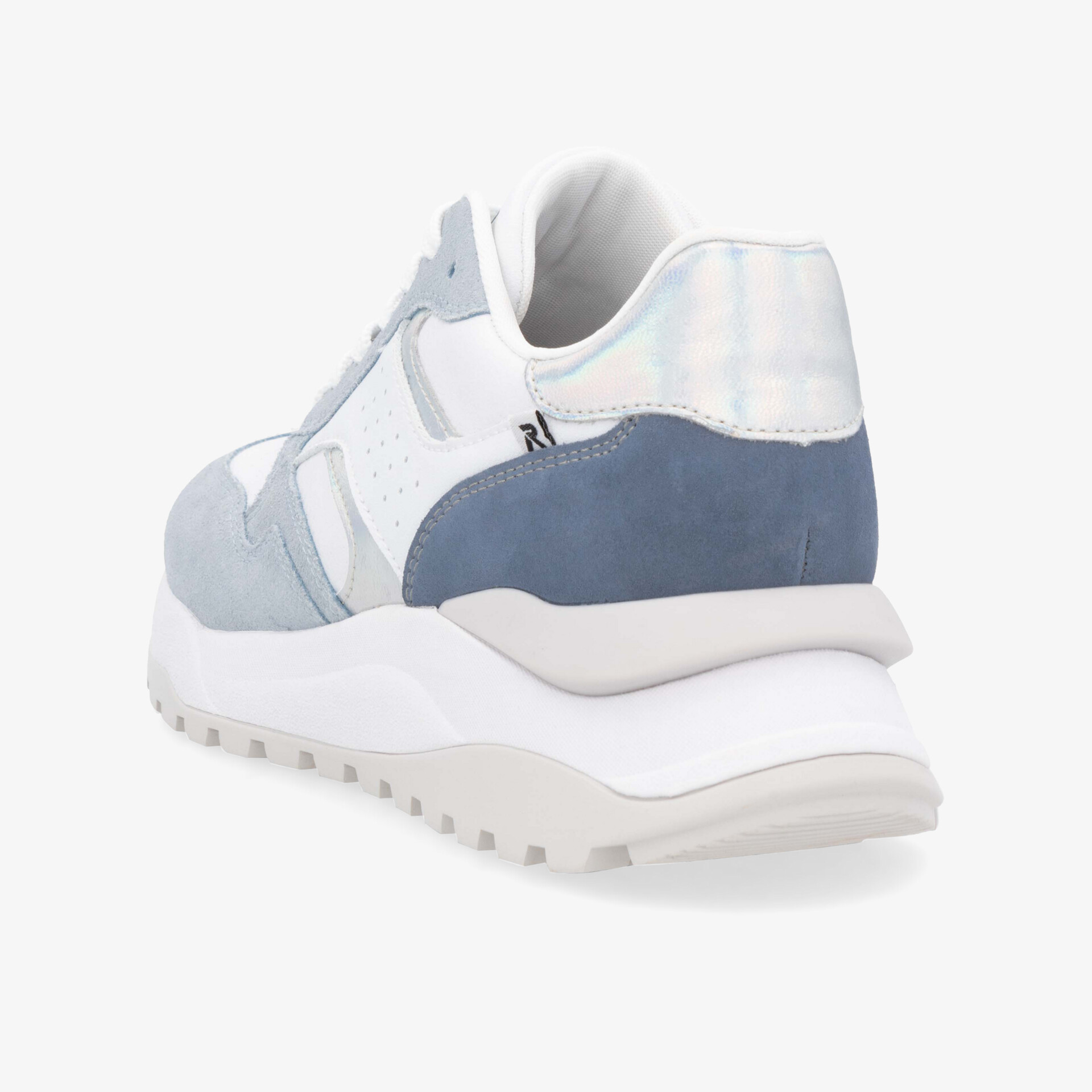 Moderner blauer und weißer Sportschuh mit robuster Profilsohle und gepolstertem Schaft, Ansicht von hinten