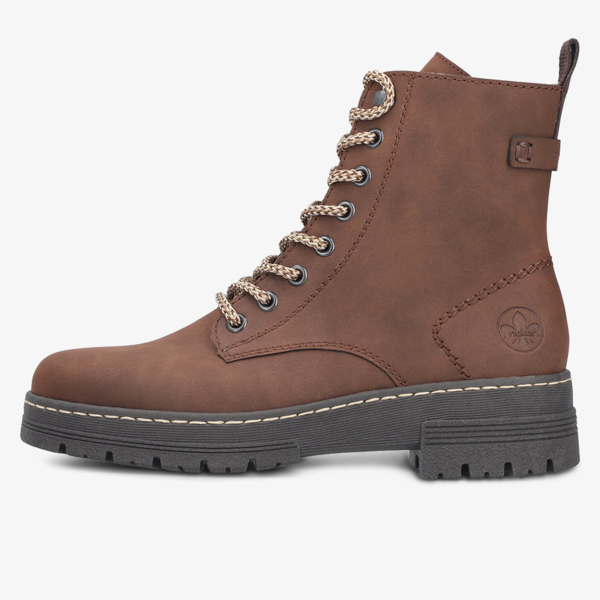 Robuster brauner Schnürstiefel mit profilierter Sohle für komfortablen und modischen Alltagslook