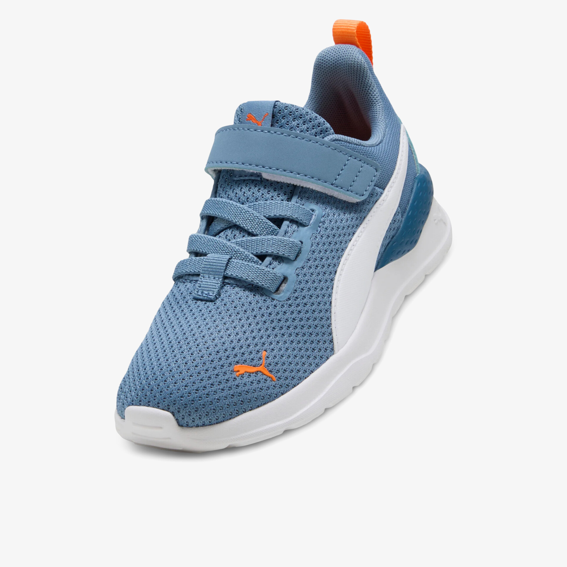 Sportlicher leichter Schuh mit atmungsaktivem Material und flexiblem Komfort für vielseitigen Einsatz