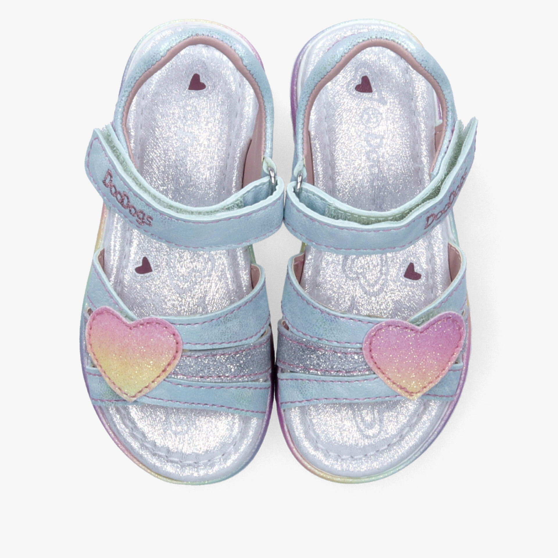 Kindersandalen in hellblau mit rosa und gelben Herzmotiven, verstellbar und bequem für den Alltag