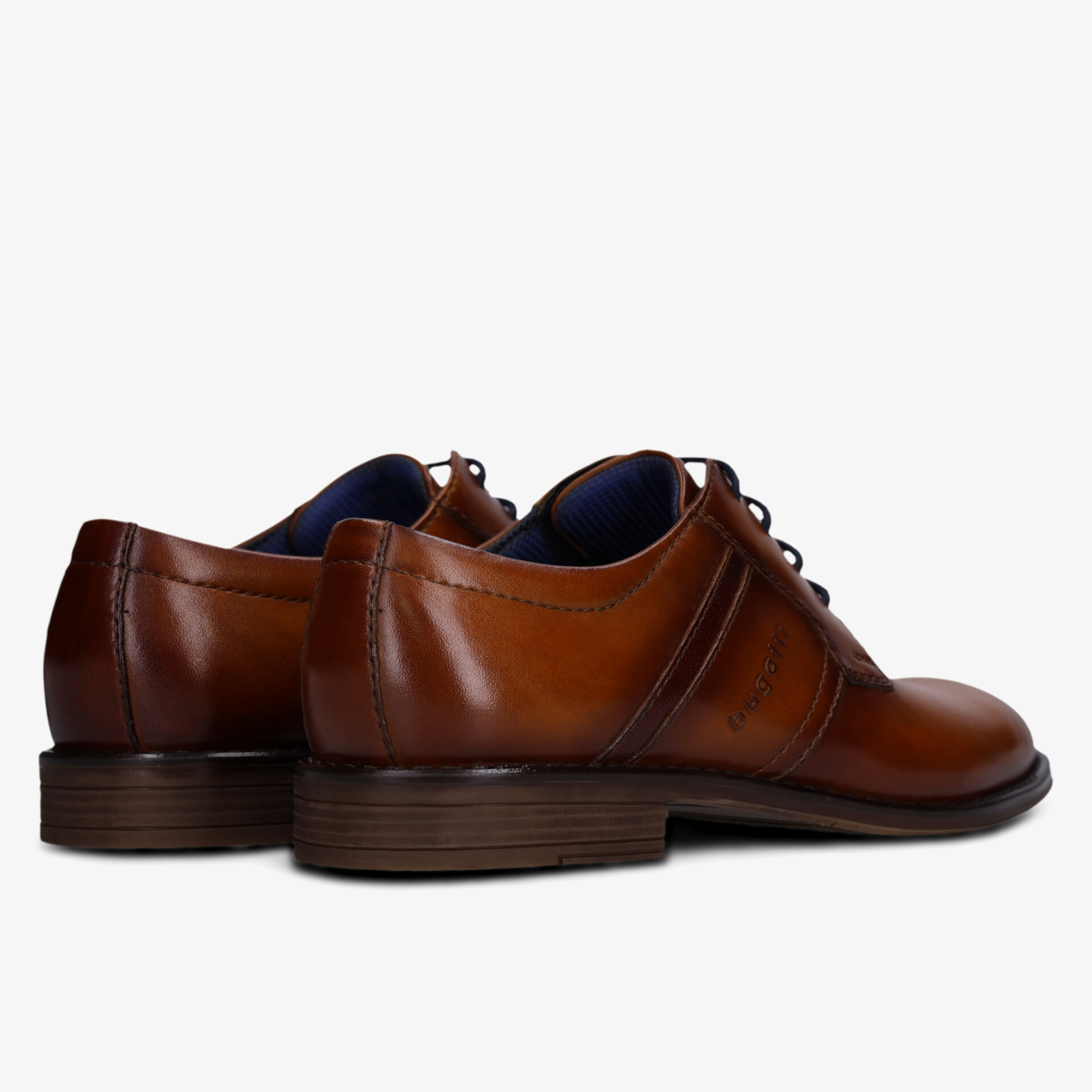 Eleganter brauner Lederschnürschuh, hochwertig verarbeitet, klassisch und bequem für stilvollen Business-Look