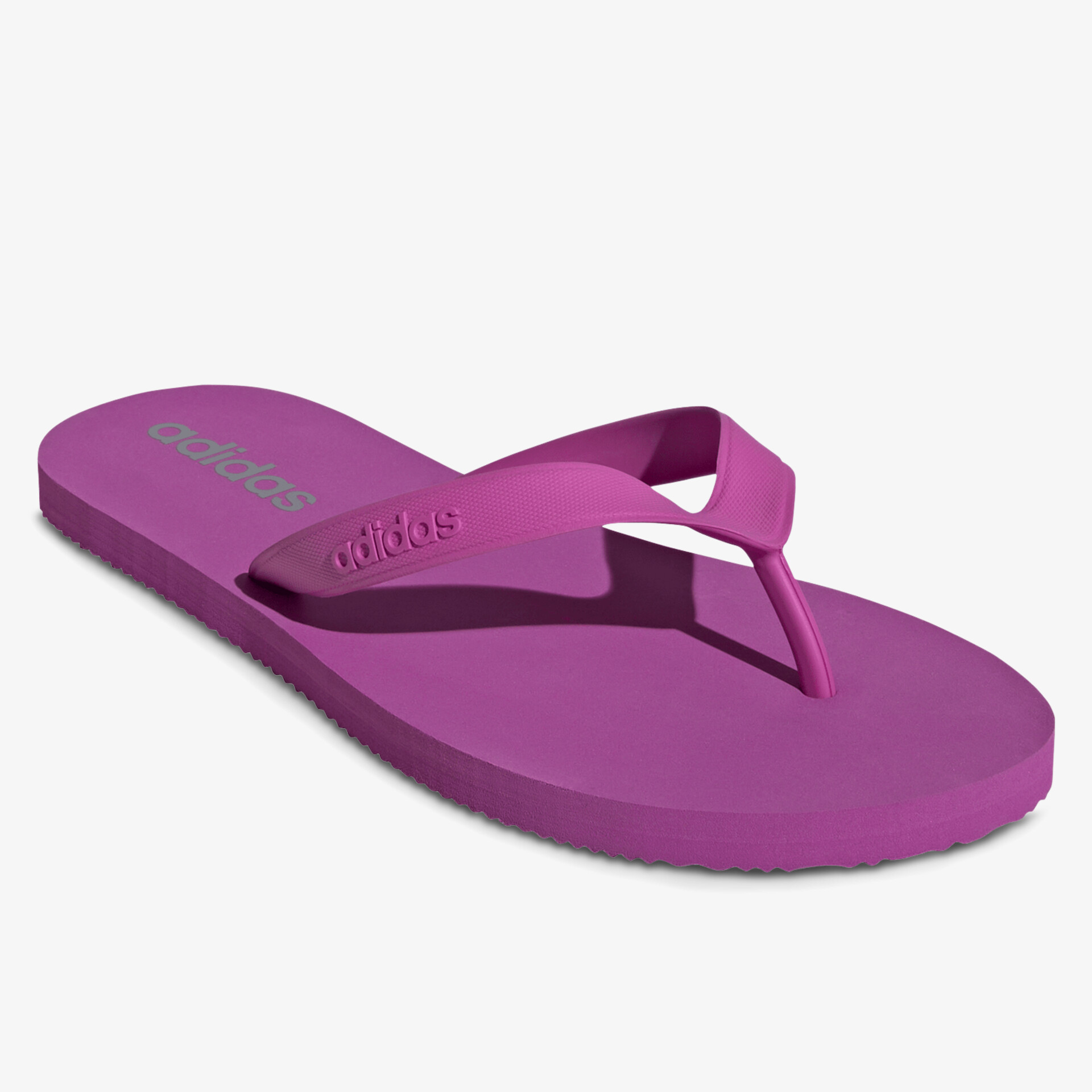 Leichter und bequemer lila Flipflop mit weichem Riemen und profilierter Sohle für den Sommer