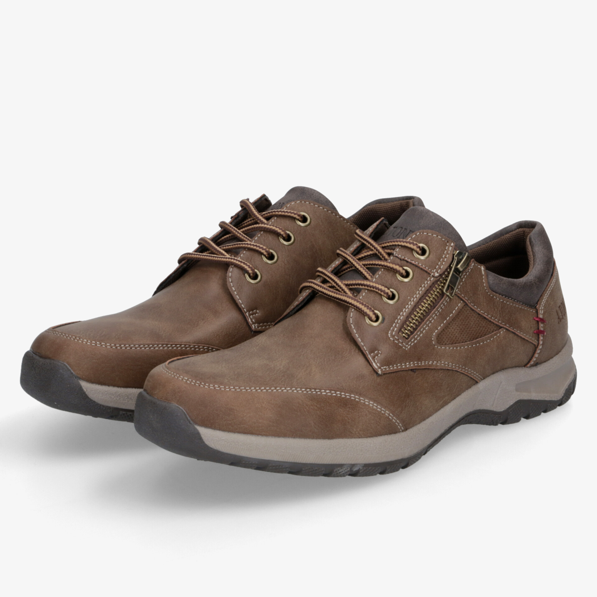 Braune Freizeitschuhe aus Lederimitat mit rutschfester Sohle und gepolstertem Kragen, bequem und robust