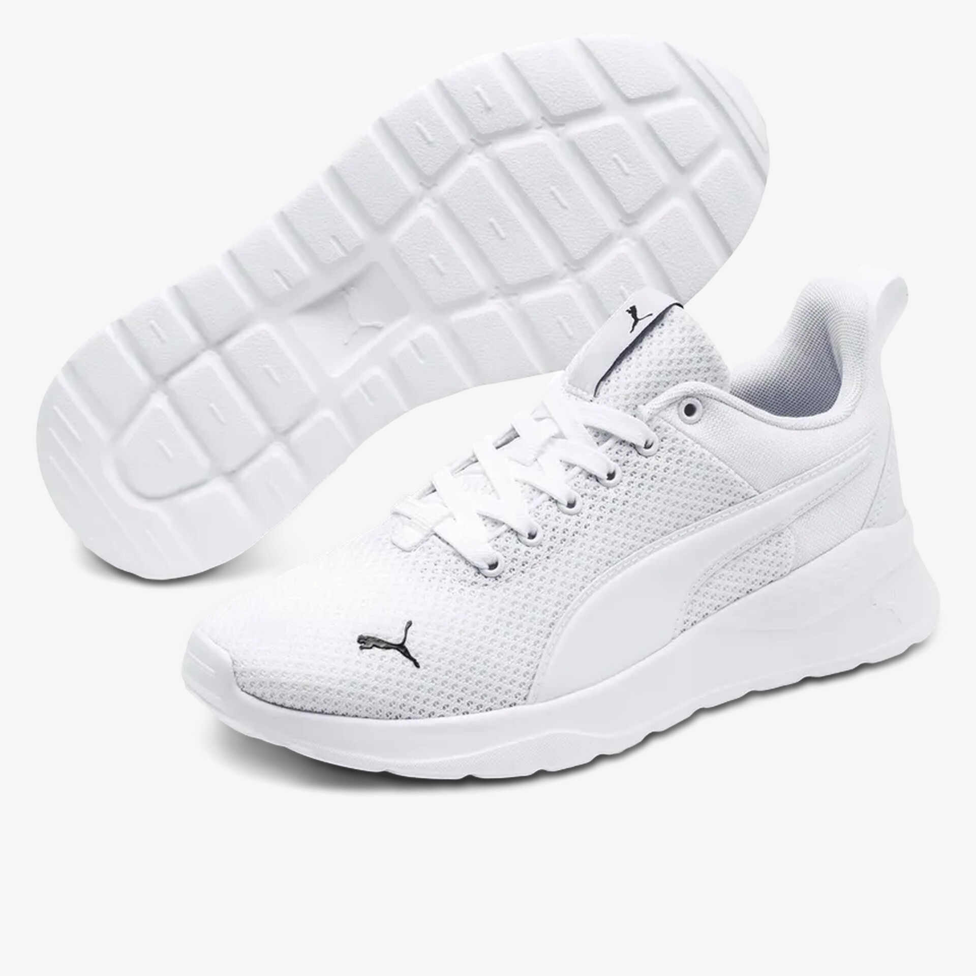 Moderner leichter Sportschuh mit atmungsaktivem Mesh und rutschfester Sohle für optimalen Komfort