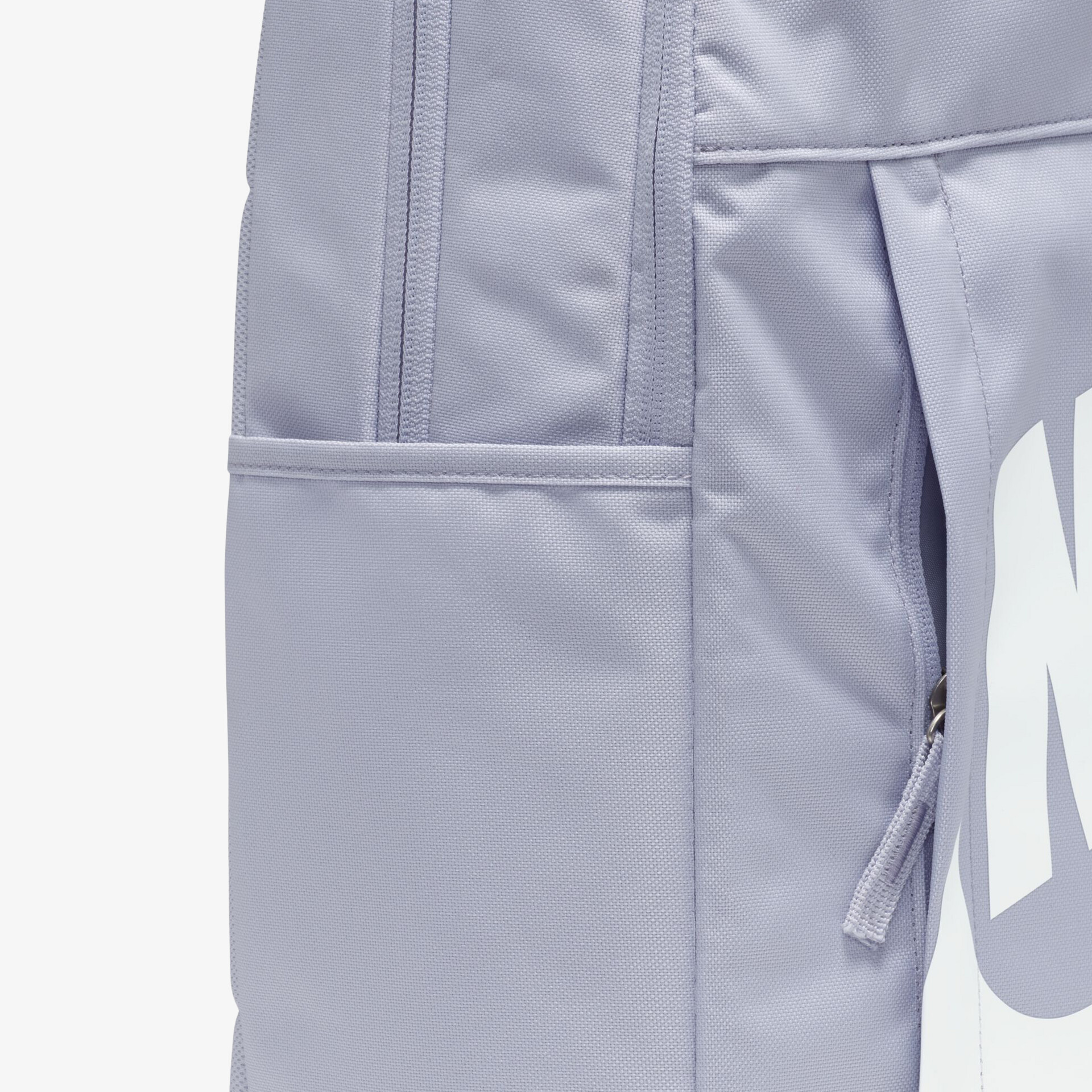 Hochwertiger Rucksack in elegantem Design mit praktischen Taschen und robusten Reißverschlüssen