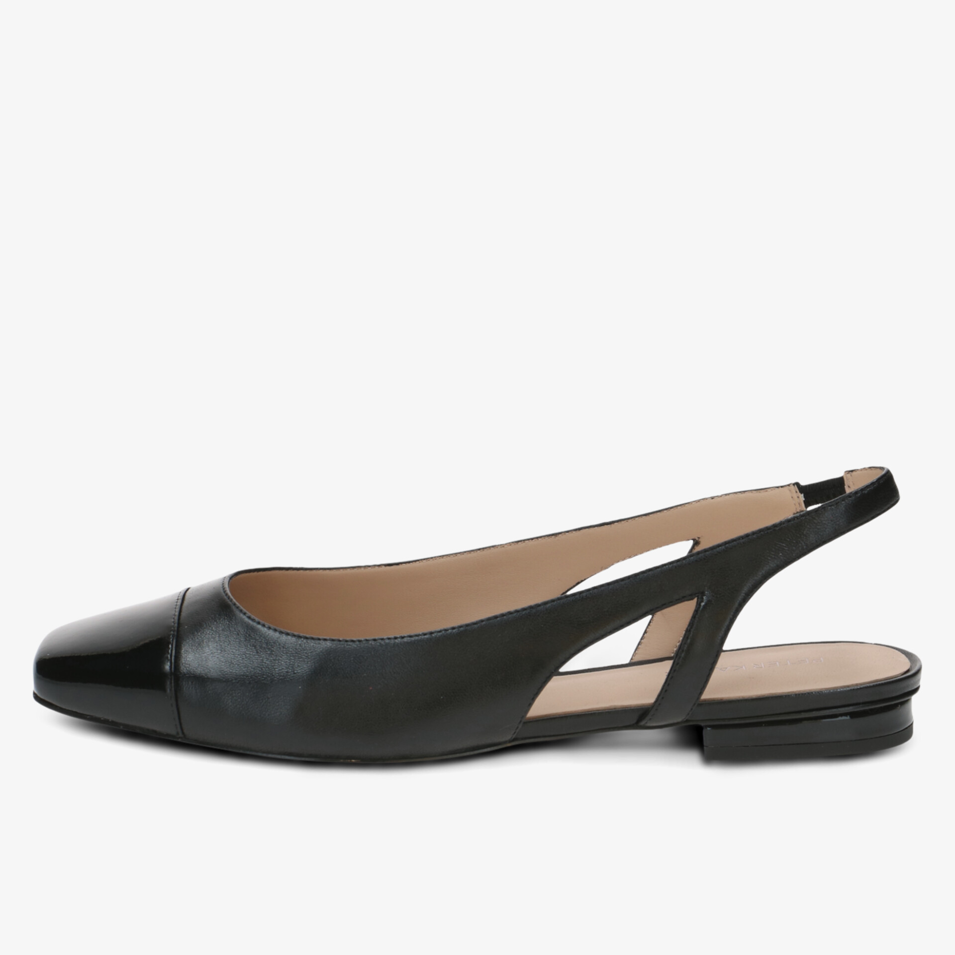 Eleganter schwarzer Slingback-Schuh aus Leder mit spitz zulaufender Zehenkappe und flachem Absatz