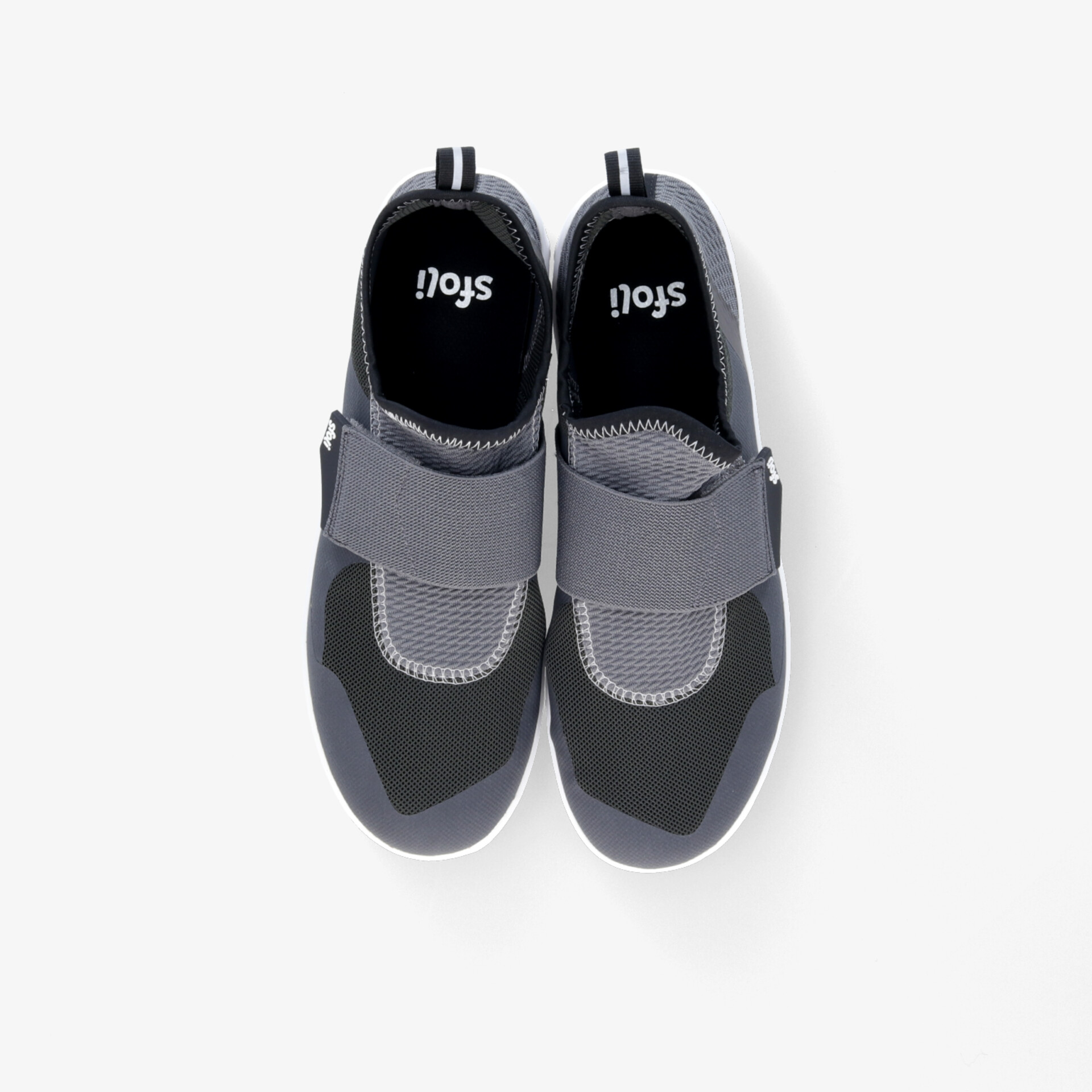 Leichte, bequeme Sportschuhe in Grau mit atmungsaktivem Material und rutschfester Sohle, perfekt für vielseitige Aktivitäten