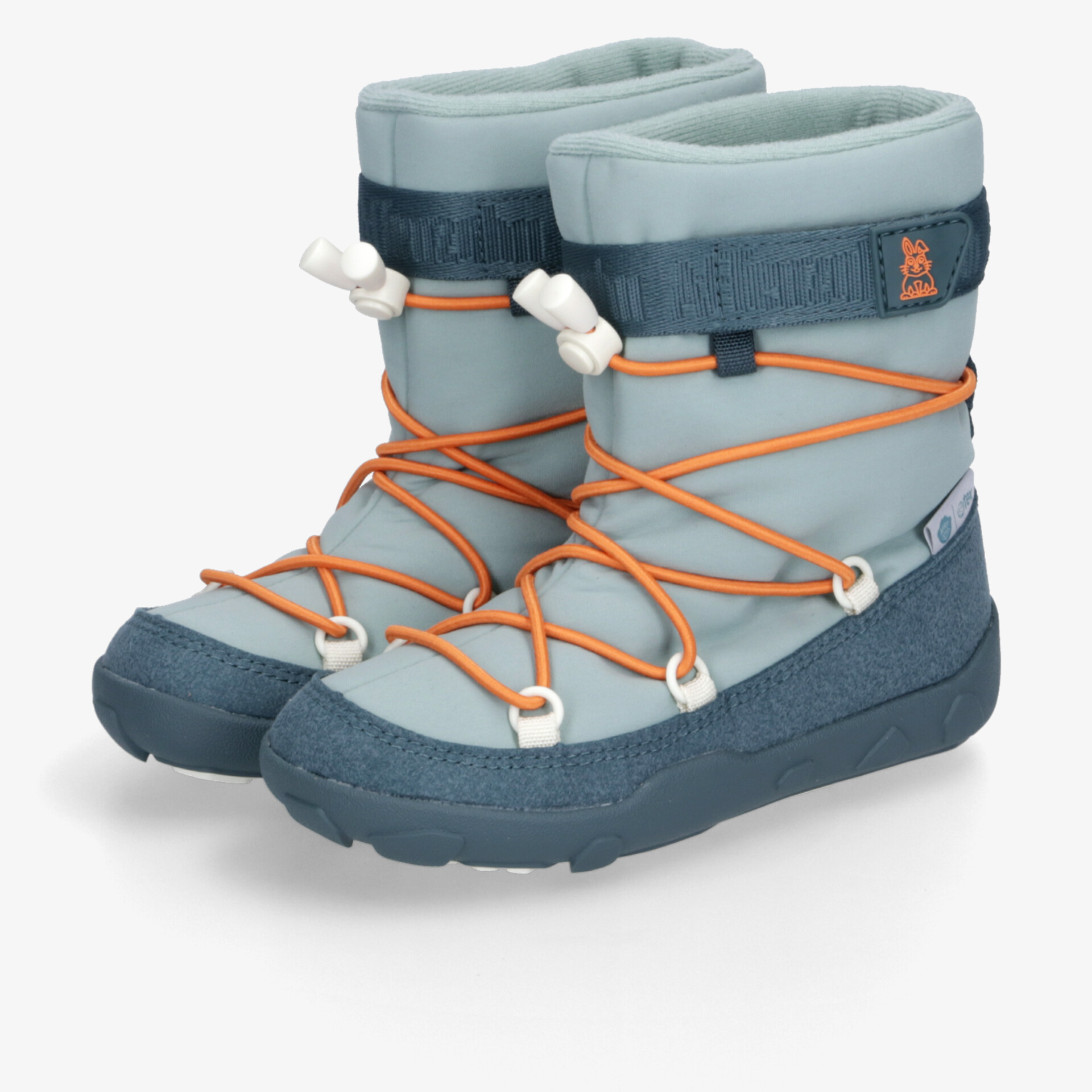 Robuste, warme Winterschuhe mit wasserfestem Material und praktischer oranger Schnürung, ideal für kalte Tage