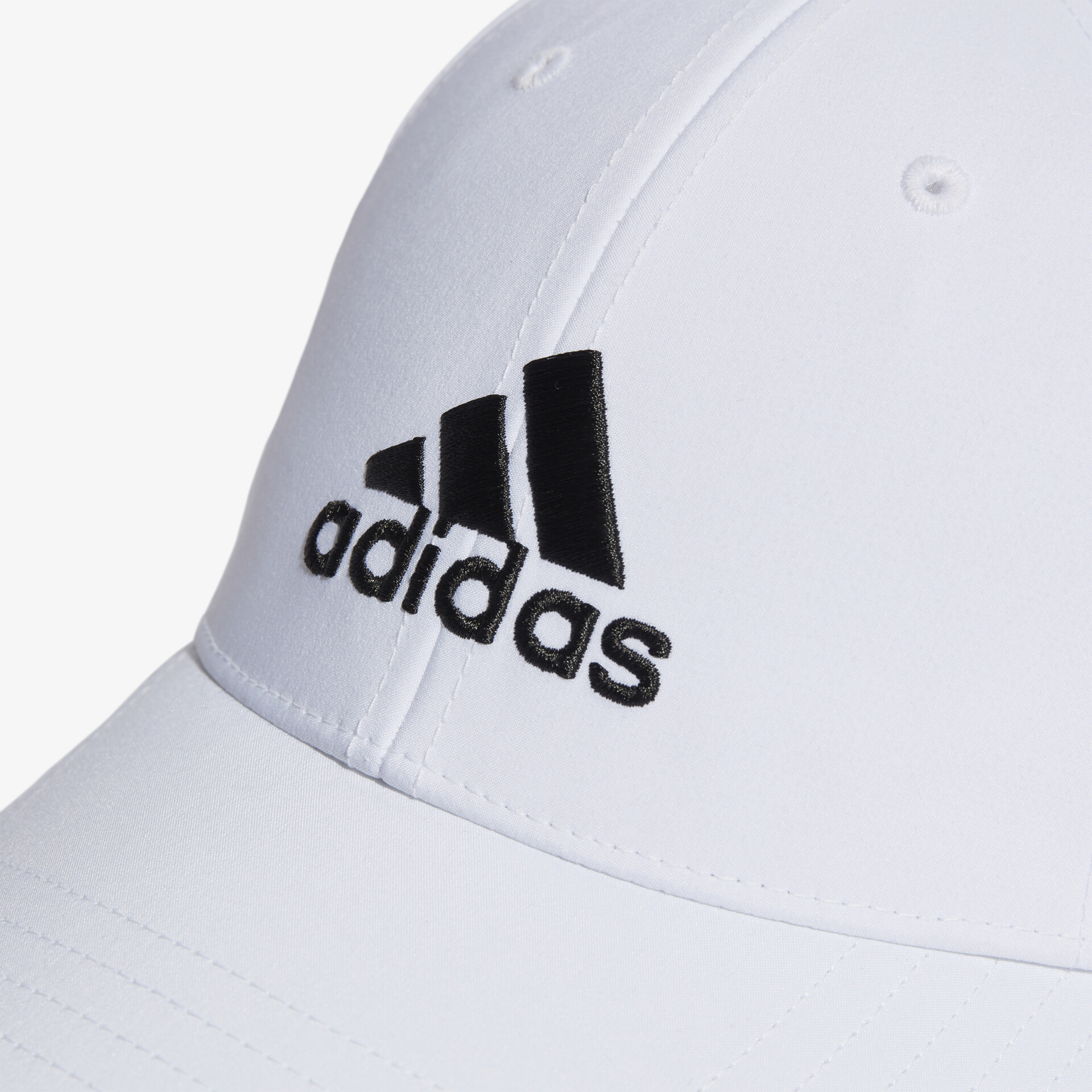 Elegante weiße Baseballcap mit markantem Logo-Design für einen sportlichen und stilvollen Freizeit-Look