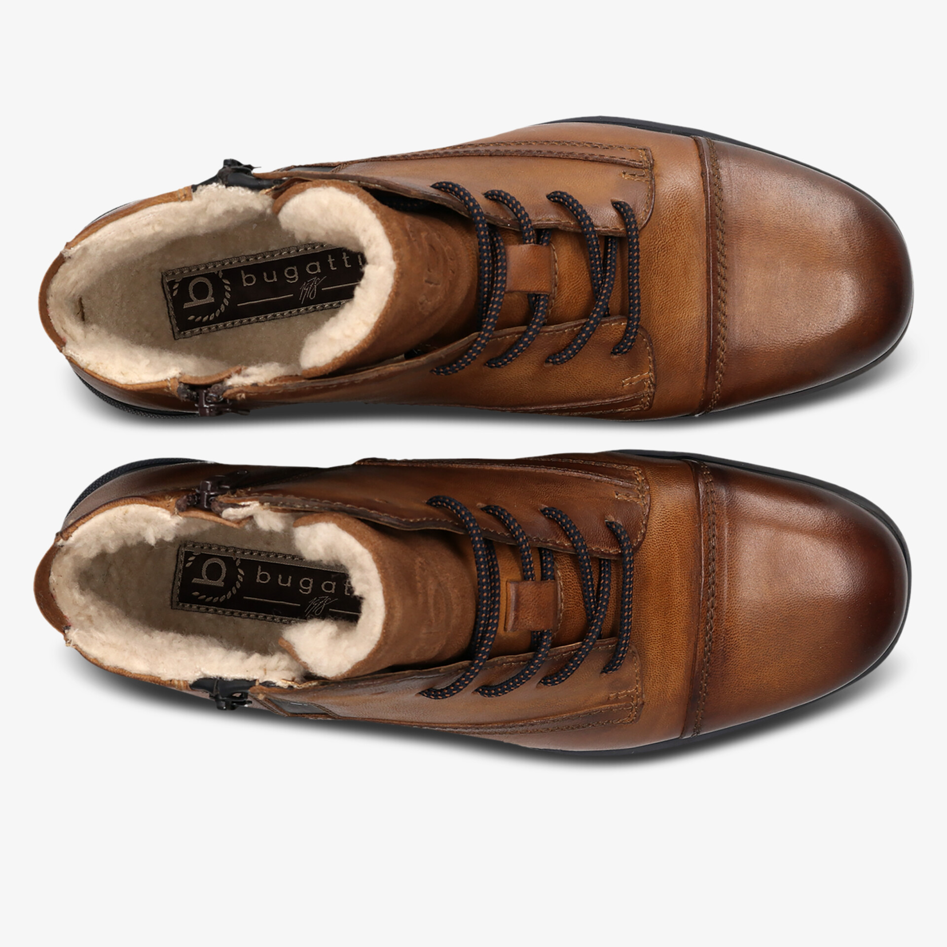 Braune Lederschuhe mit warmer Innenfütterung und klassischen Schnürsenkeln, hochwertige Verarbeitung