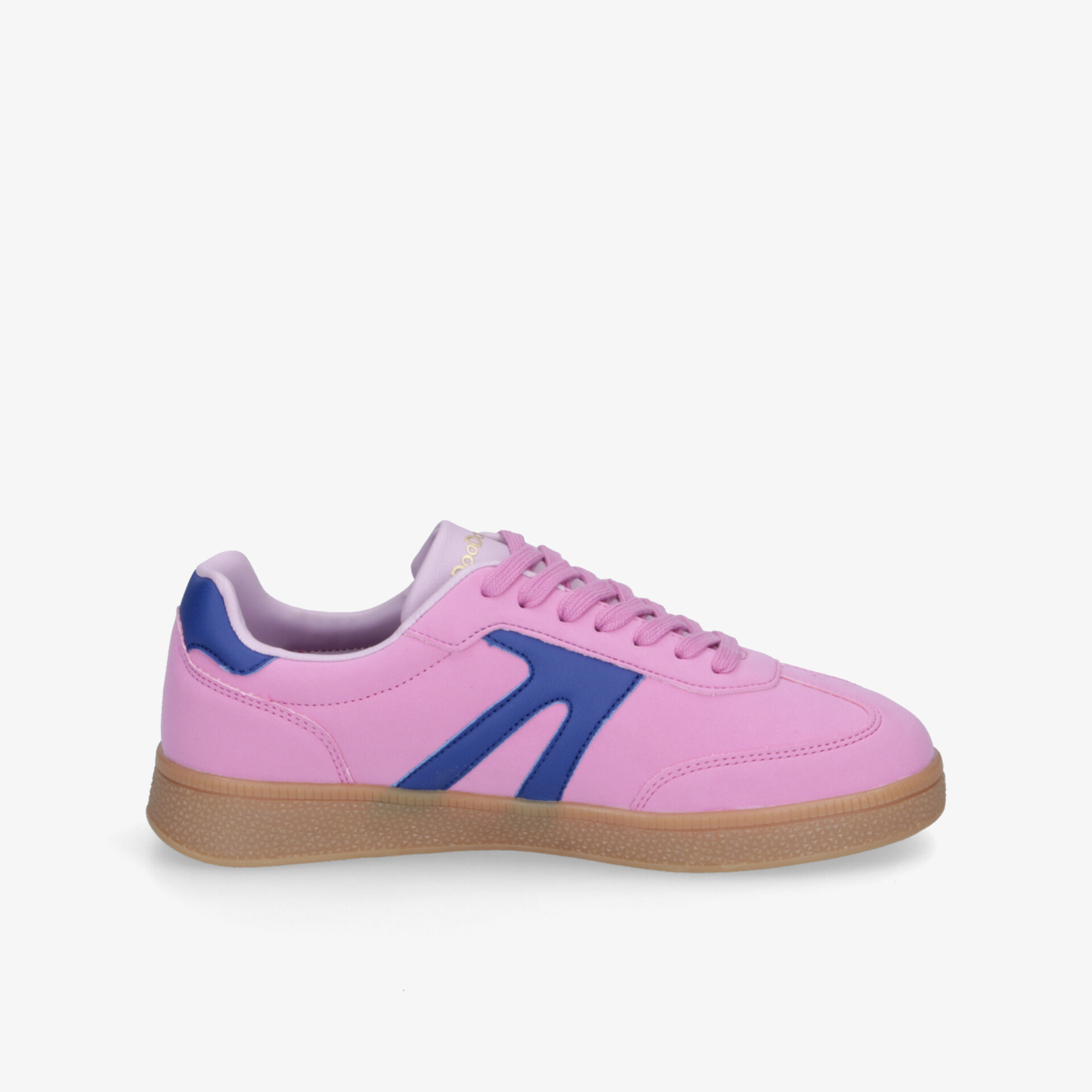 Seitliche Ansicht eines rosa Sneakers mit blauem Akzent und brauner Sohle, bequem und stabil