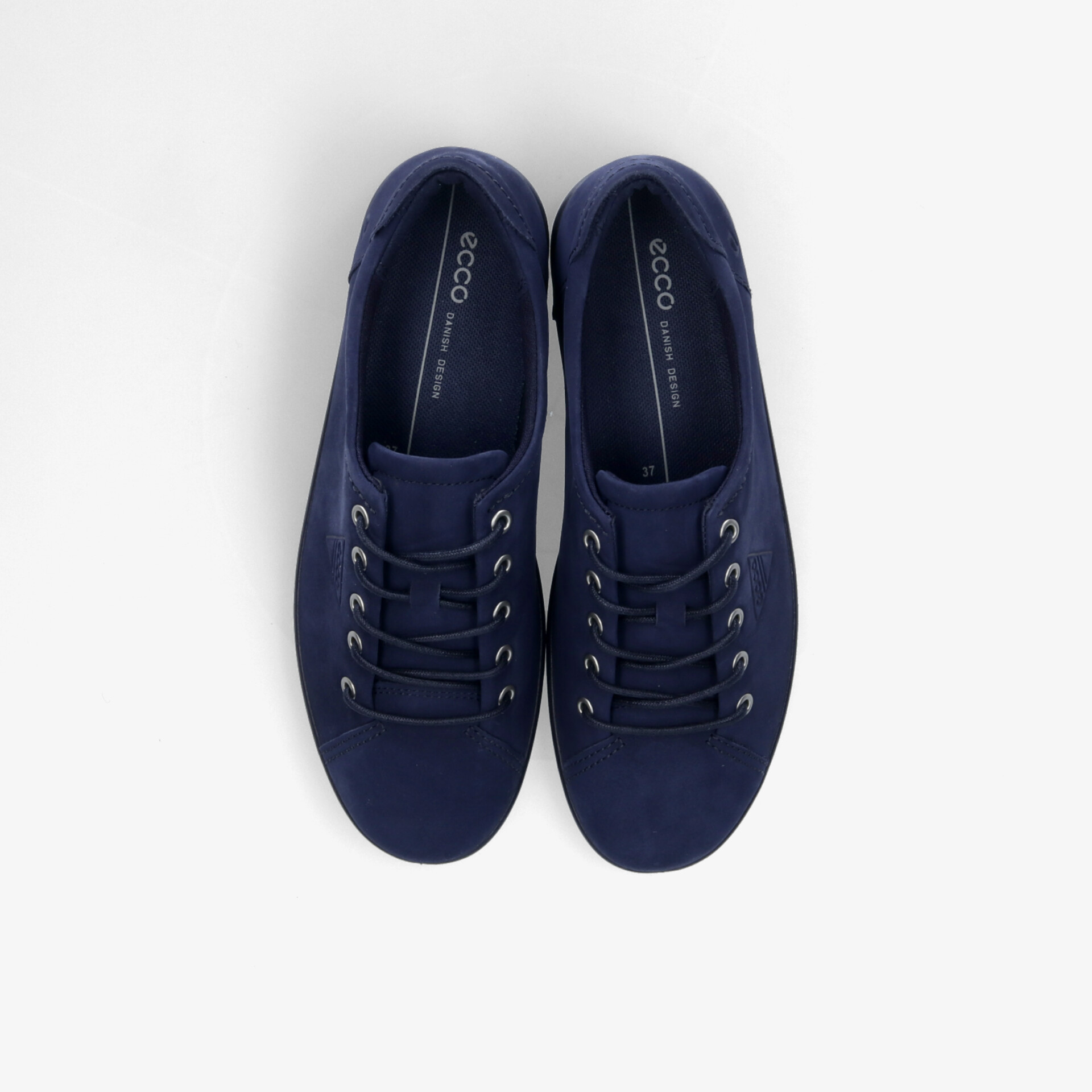 Obere Ansicht eines blauen Sneaker-Paars mit klassischer Schnürung und sportlichem Design, bequem und leicht