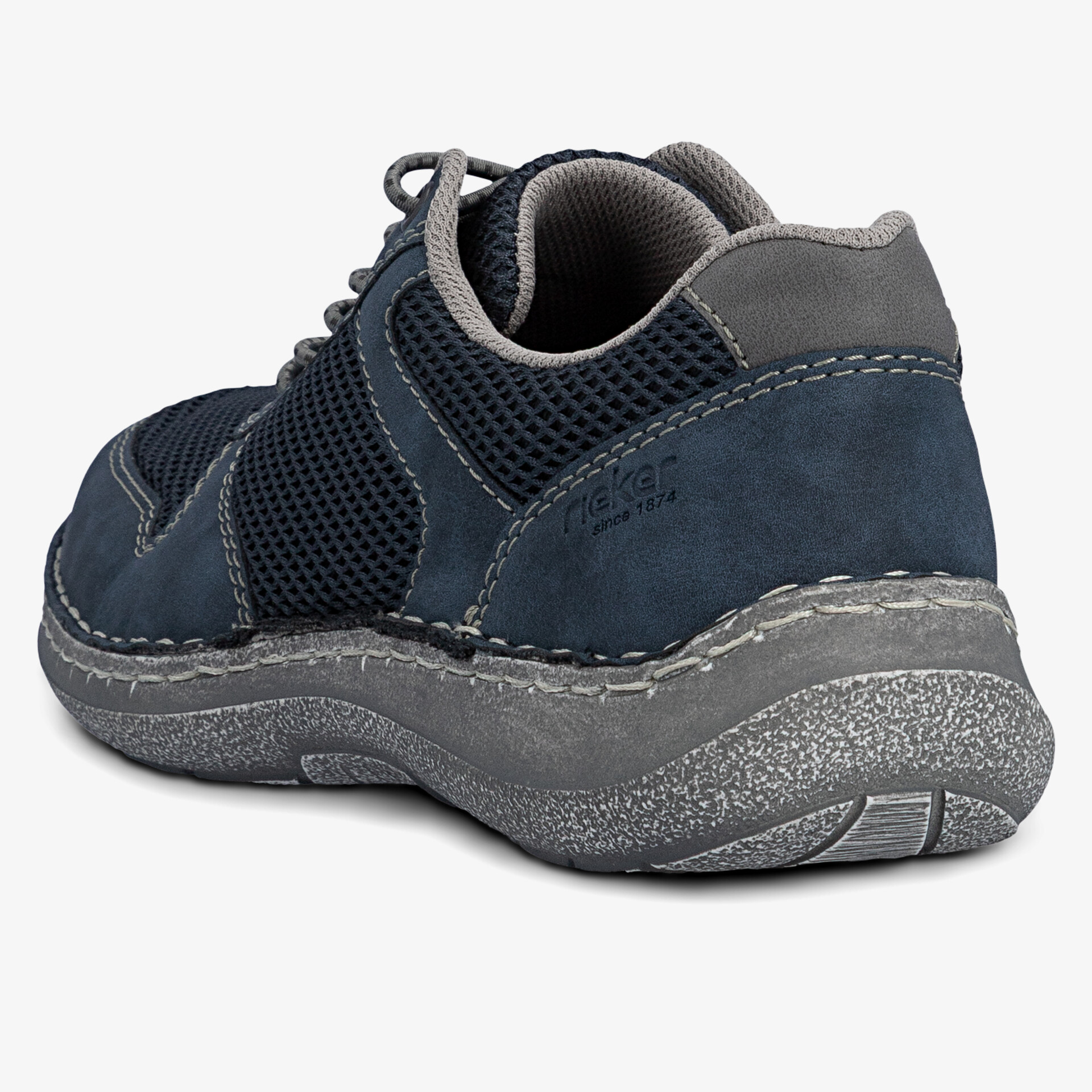 Sportlicher Schuh mit atmungsaktivem Material, gepolstertem Einstieg und rutschfester, leichter Sohle