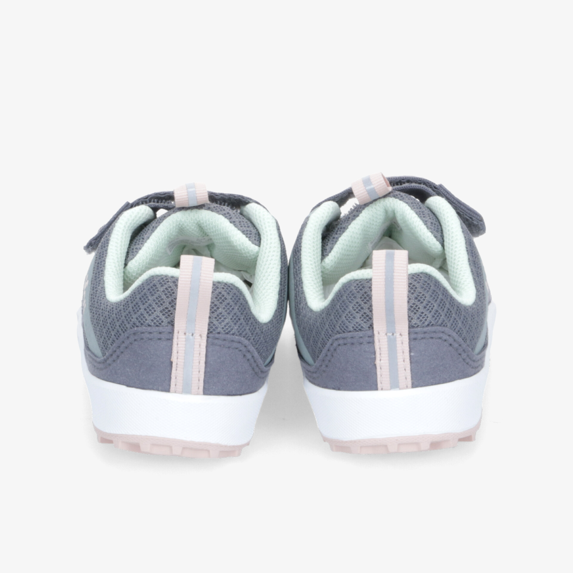 Robuste Schuhe mit gepolstertem Innenfutter und rutschfester Sohle, Rückansicht mit Zuglasche für einfaches Anziehen