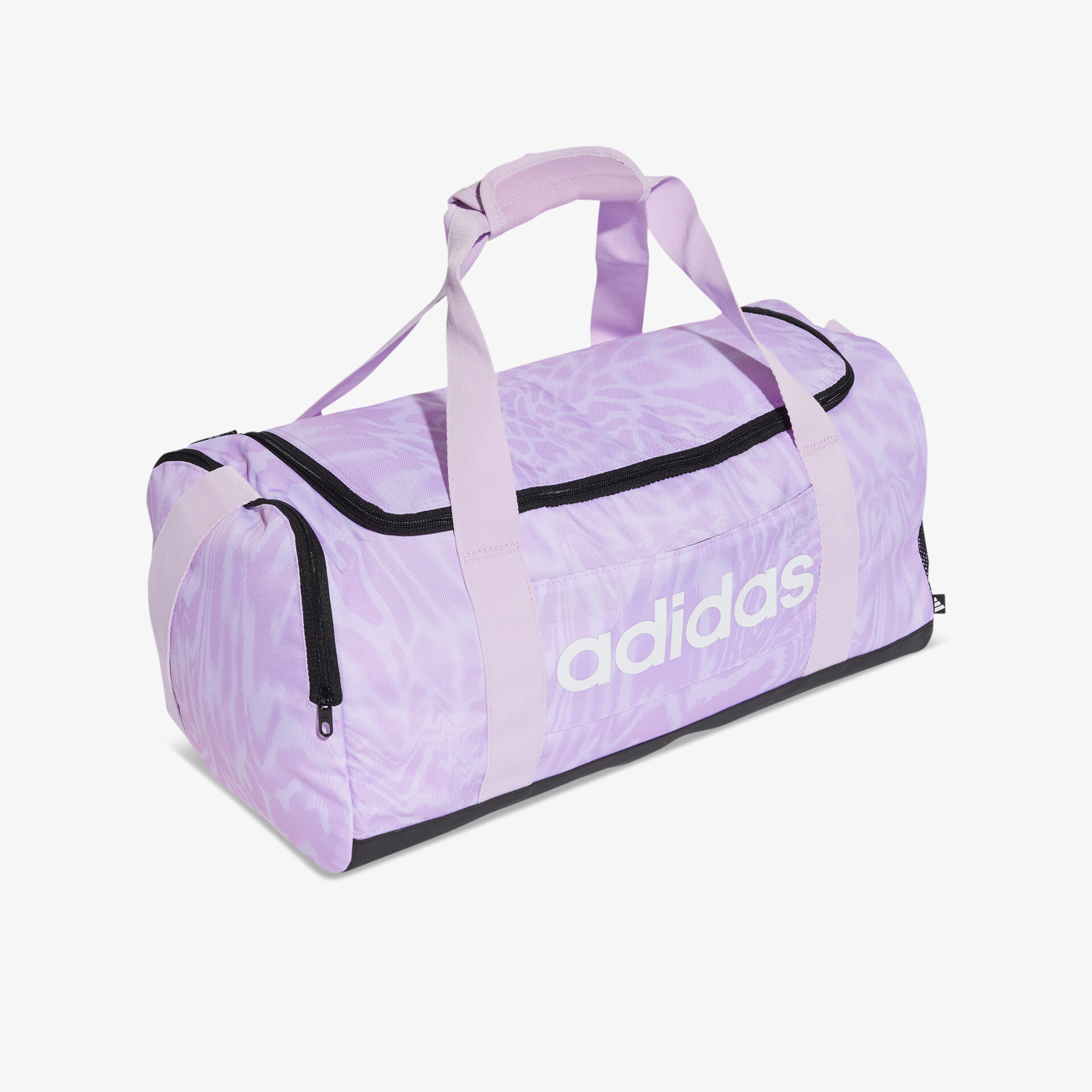Lila Sporttasche mit verstärktem Boden und großem Markenlogo, robust und geräumig für vielseitigen Einsatz
