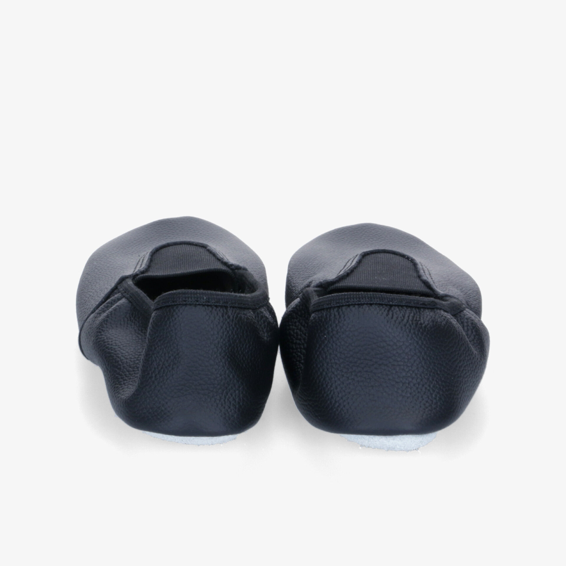 Bequeme, elegante Schuhe aus geschmeidigem, dunklem Leder, ideal für Komfort und Style.