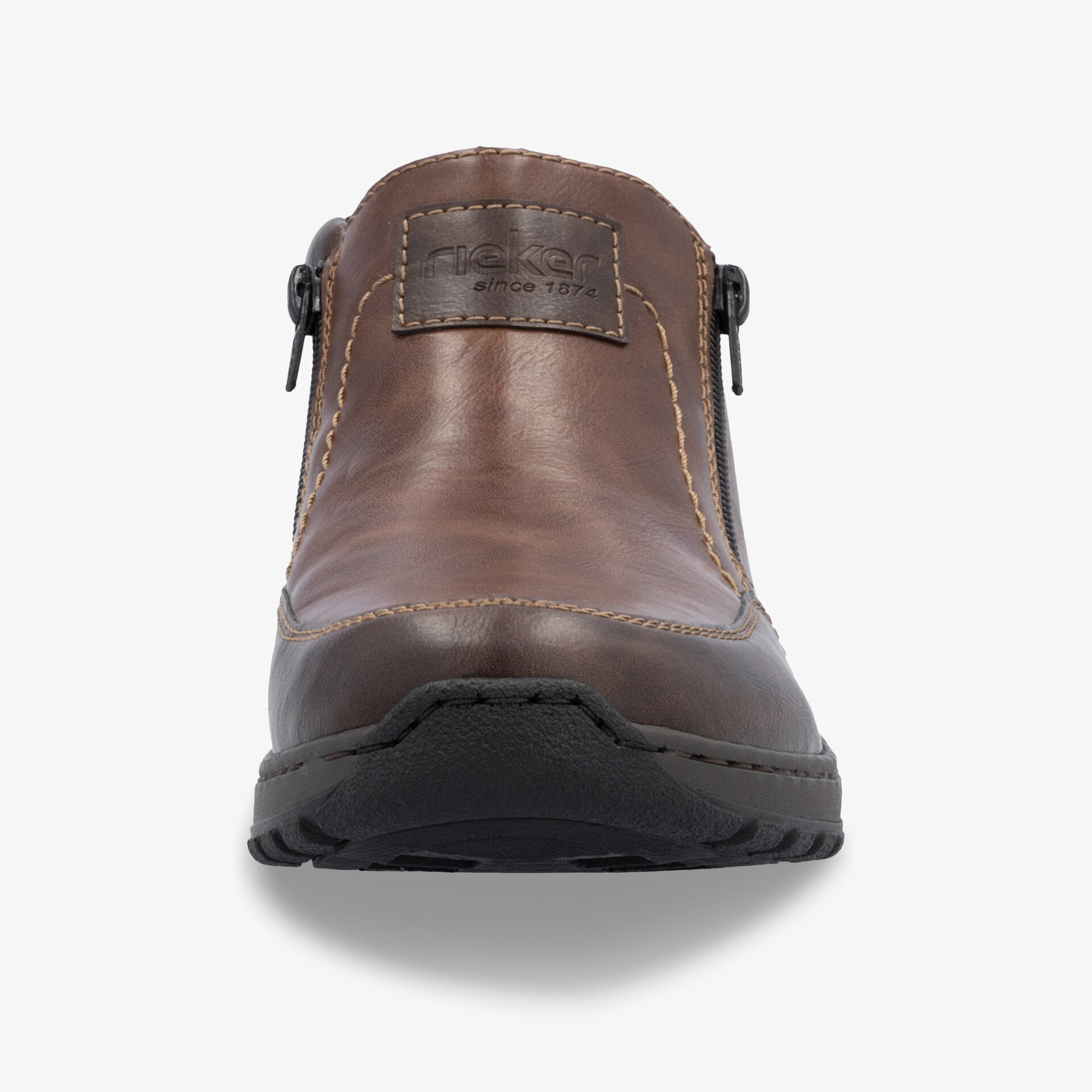 Brauner Lederschuh mit robustem Material und rutschfester Sohle in klarer Frontansicht