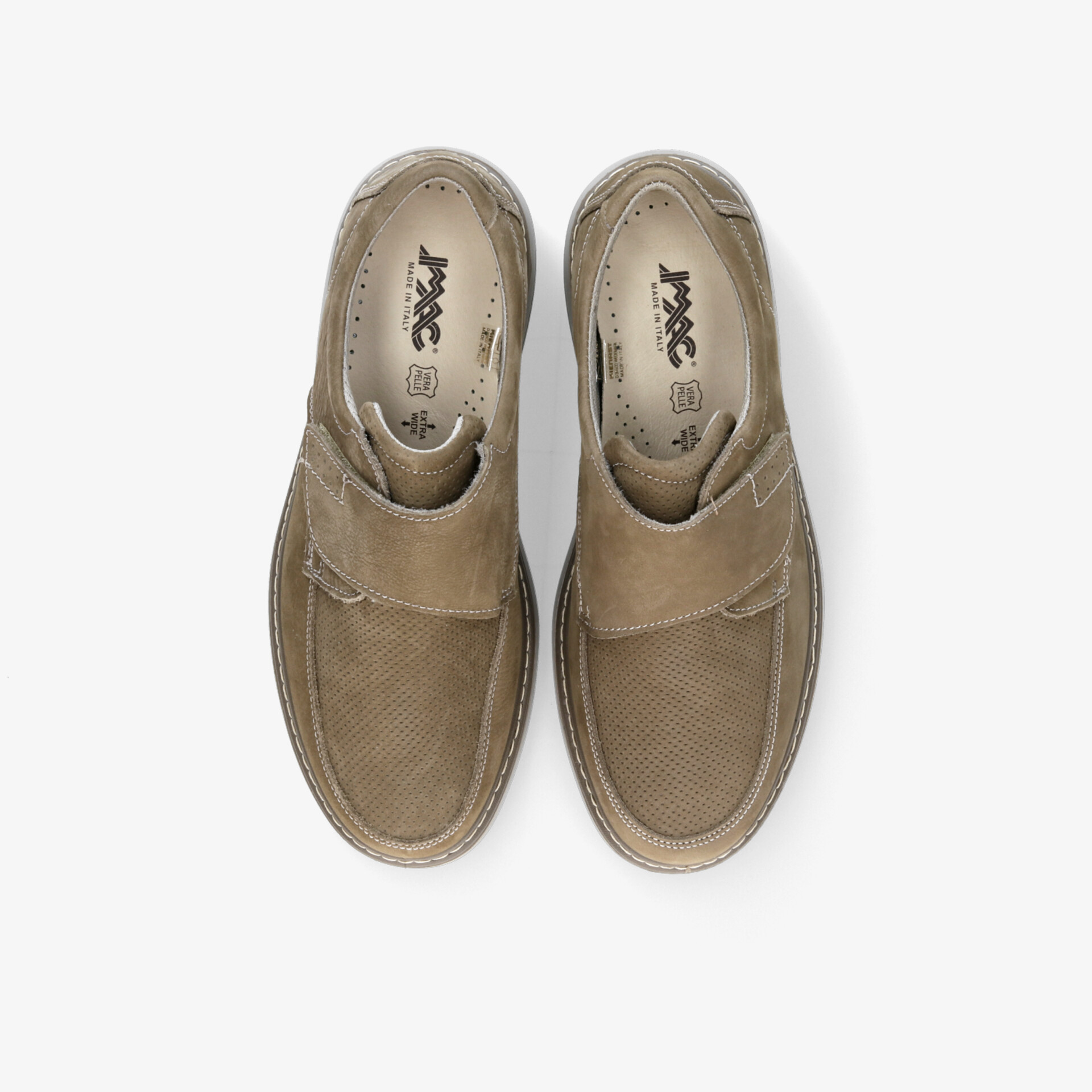 Beige Leder Laufschuhe als Paar, bequem gepolstert mit rutschfester Sohle für sportlichen Komfort