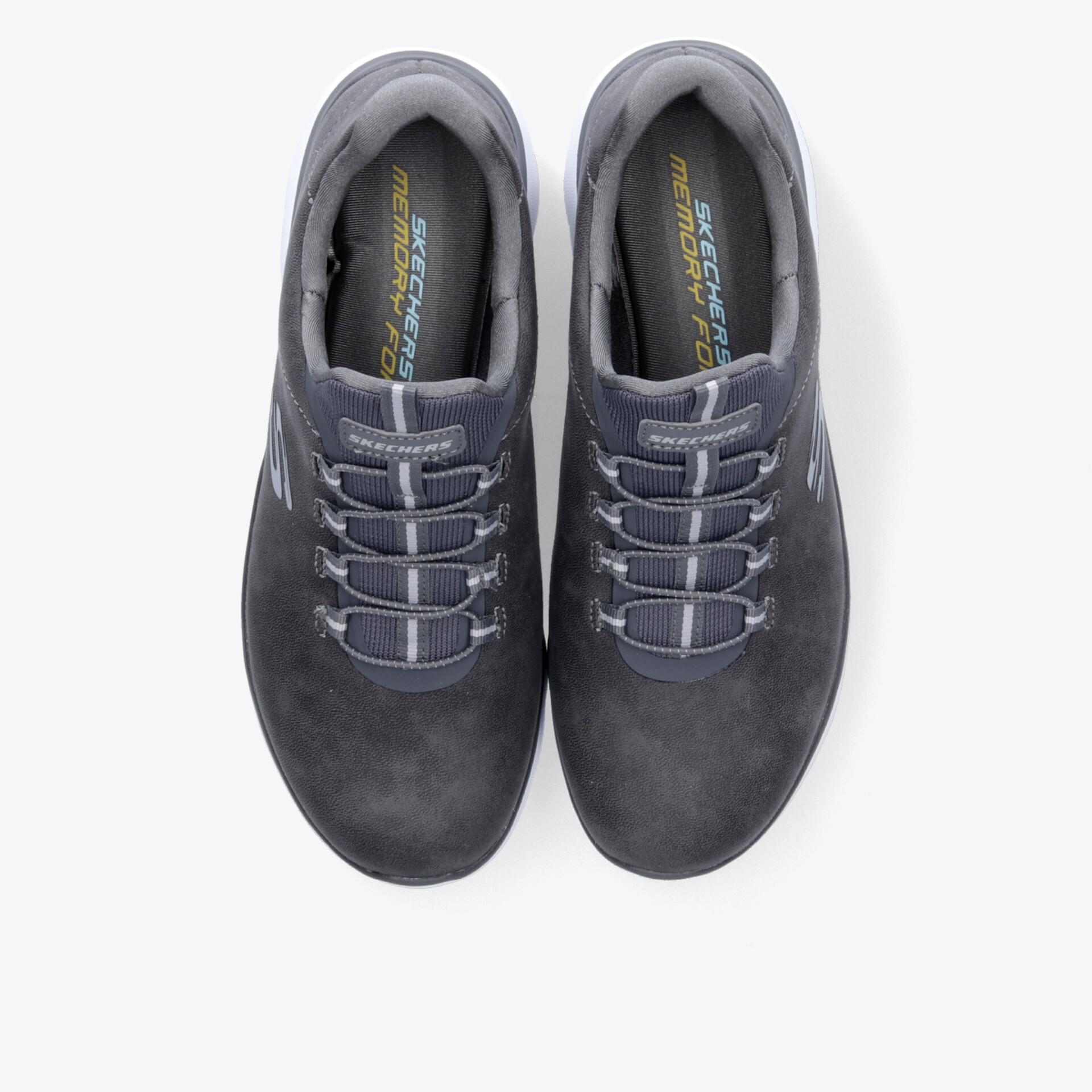 Graue Freizeitschuhe mit modernem Design und ergonomischer Passform von oben betrachtet.