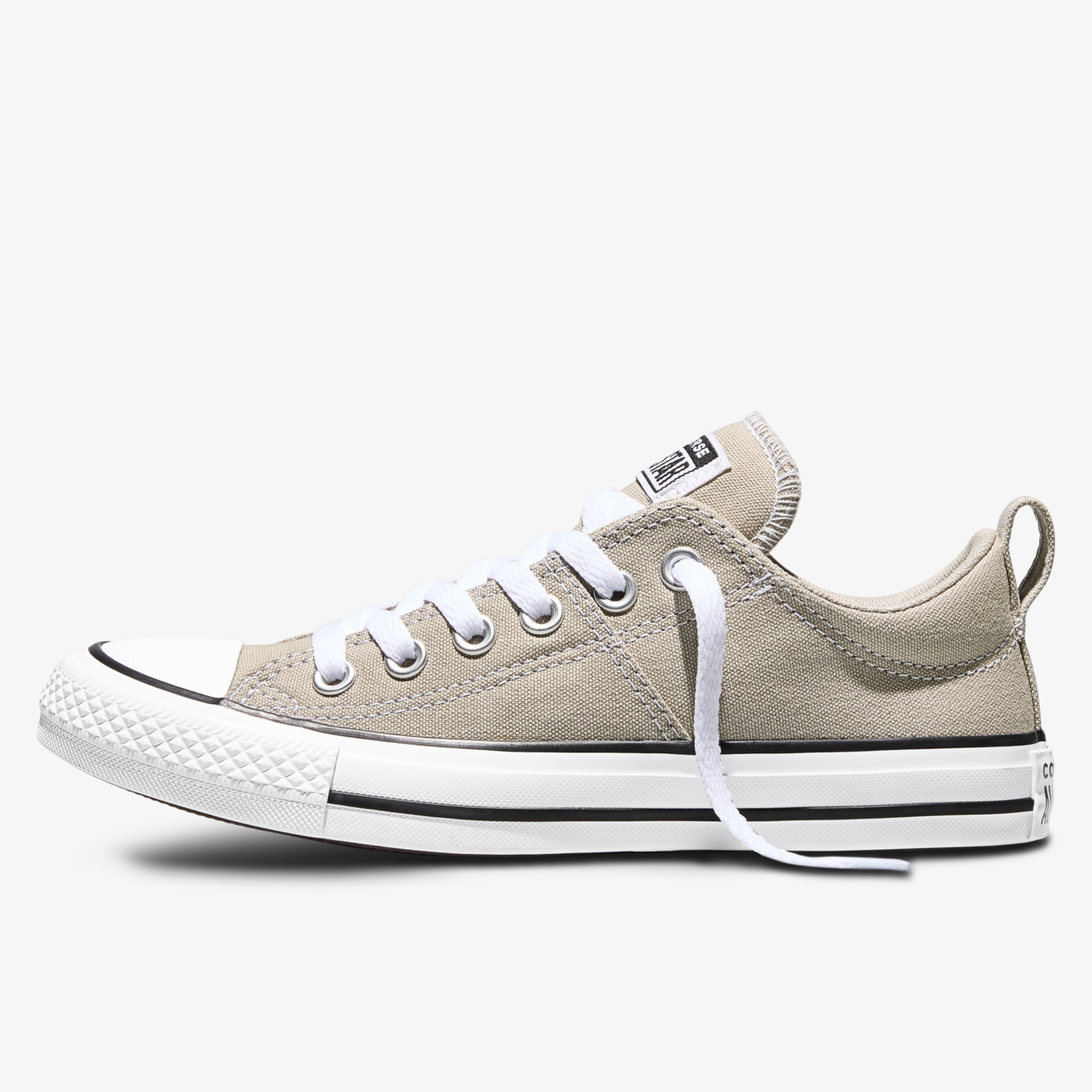 Seitliche Ansicht eines leichten flachen Sneaker mit Schnürsenkeln und robuster Gummisohle