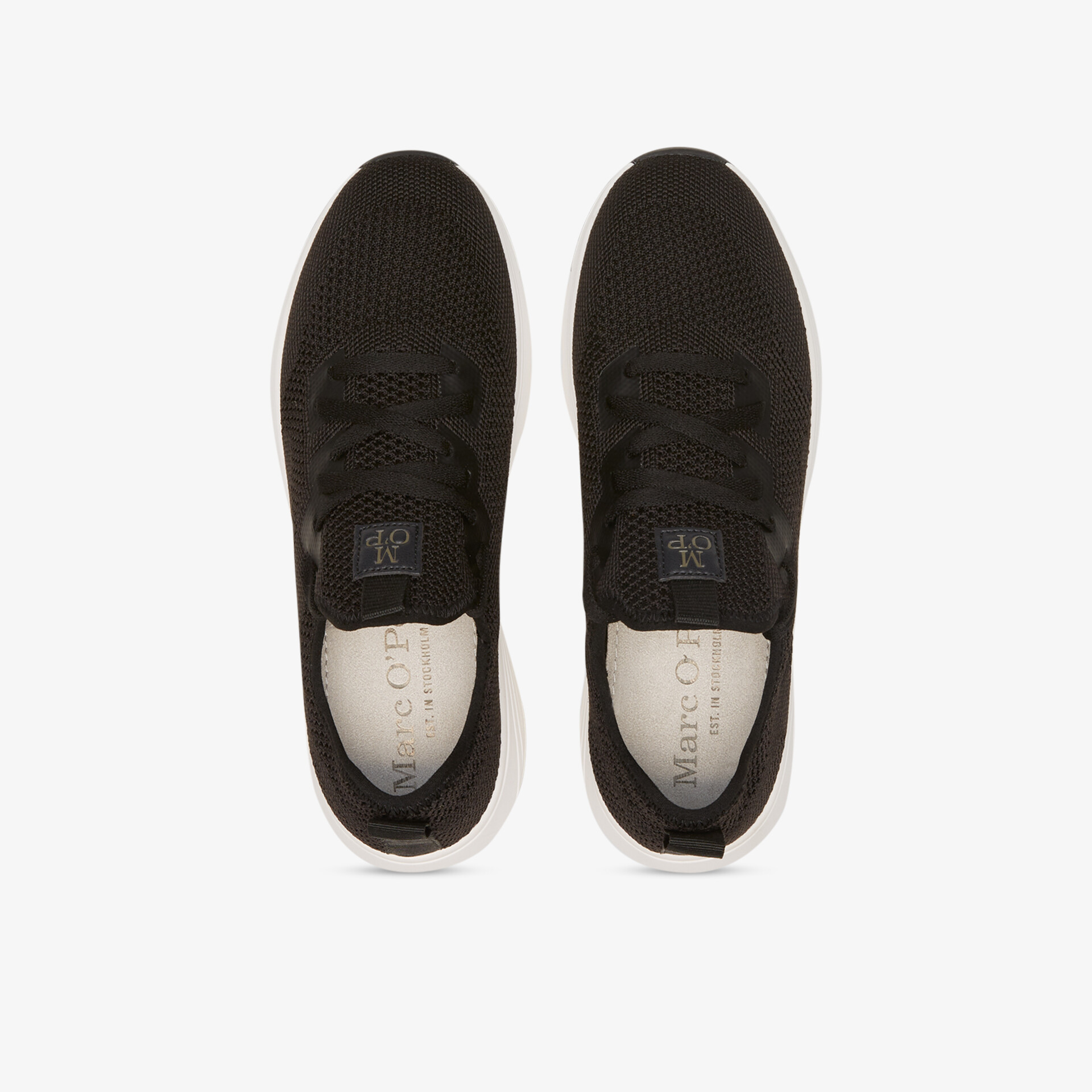 Schwarzes Sneaker-Paar in Draufsicht, leicht, bequem mit atmungsaktivem Material und sportlichem Design