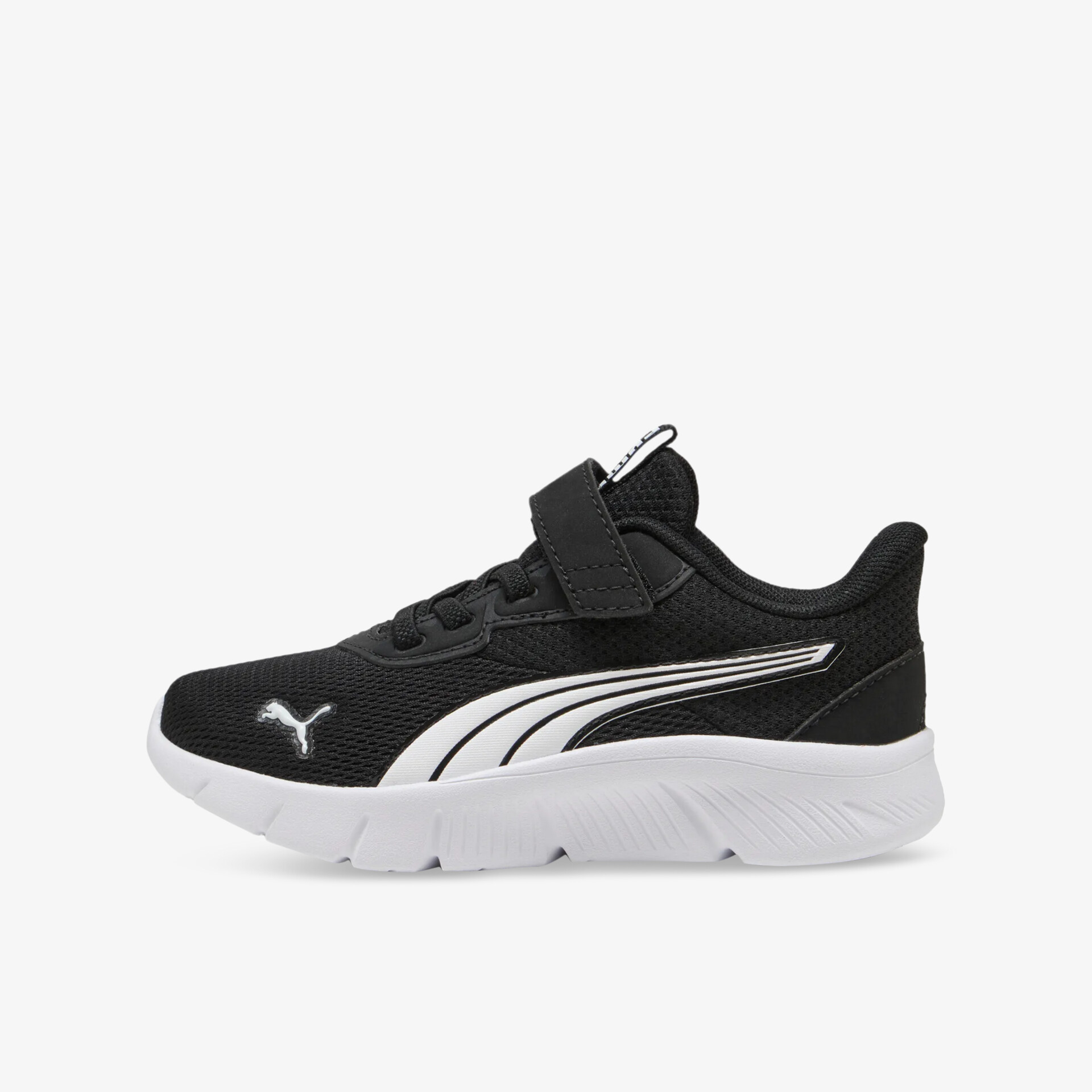 Schwarzer Puma Laufschuh mit weißer Sohle und klettverschluss in klarer Seitenansicht für optimalen Komfort