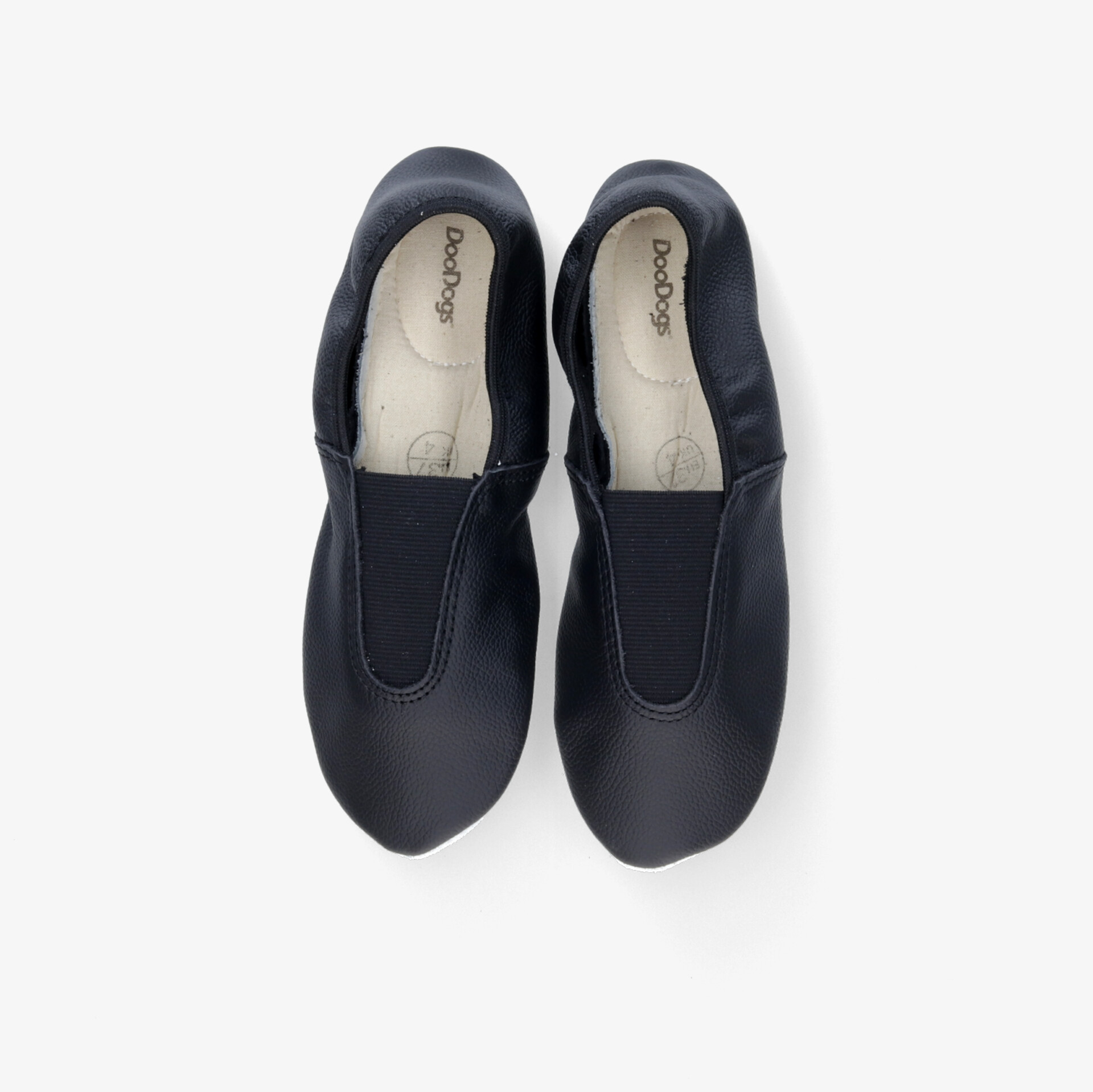 Elegante schwarze Schuhe mit schlichtem Design und bequemem Tragegefühl, ideal für Alltag und besondere Anlässe.