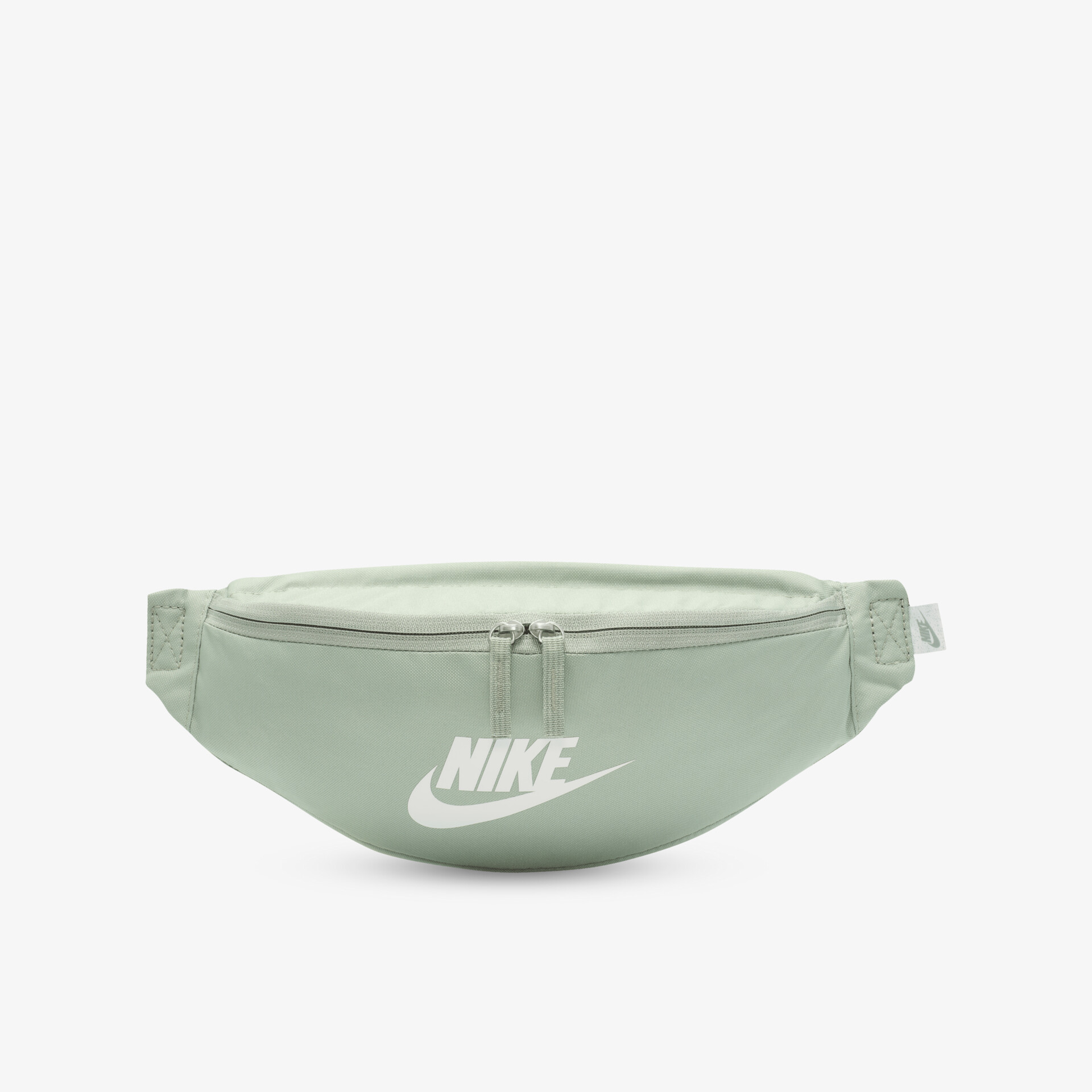 Leichte und robuste graue Nike Hipbag mit verstellbarem Gurt und sichtbarem Logo, praktische Frontansicht