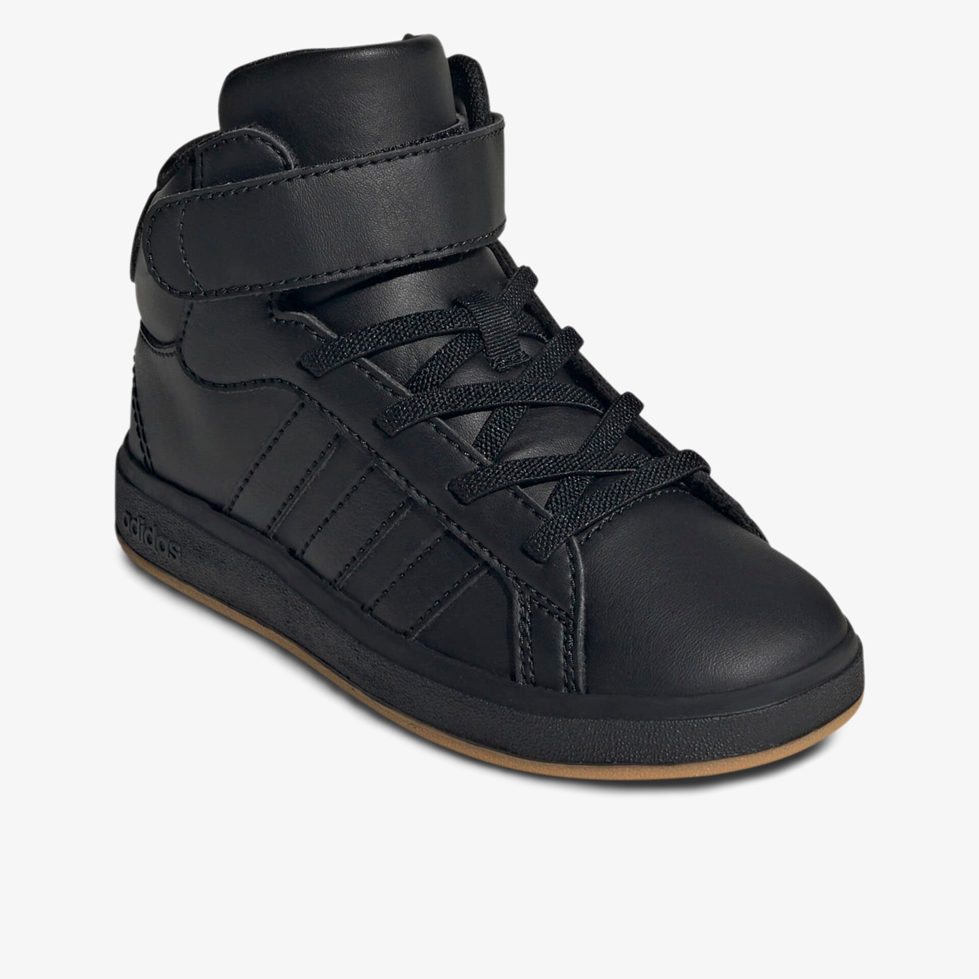 JR0804_6_FOOTWEAR_Photography_FrontLateralTopView_white