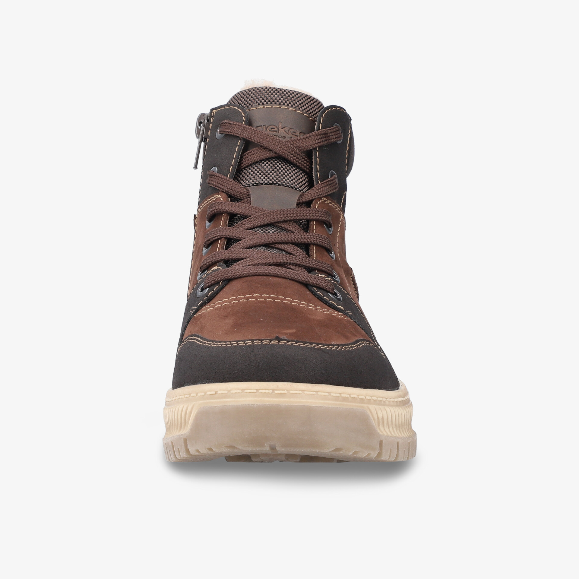 Brauner Schuh mit robuster Schnürung und rutschfester Sohle, bequemer und strapazierfähiger Materialmix, Frontansicht