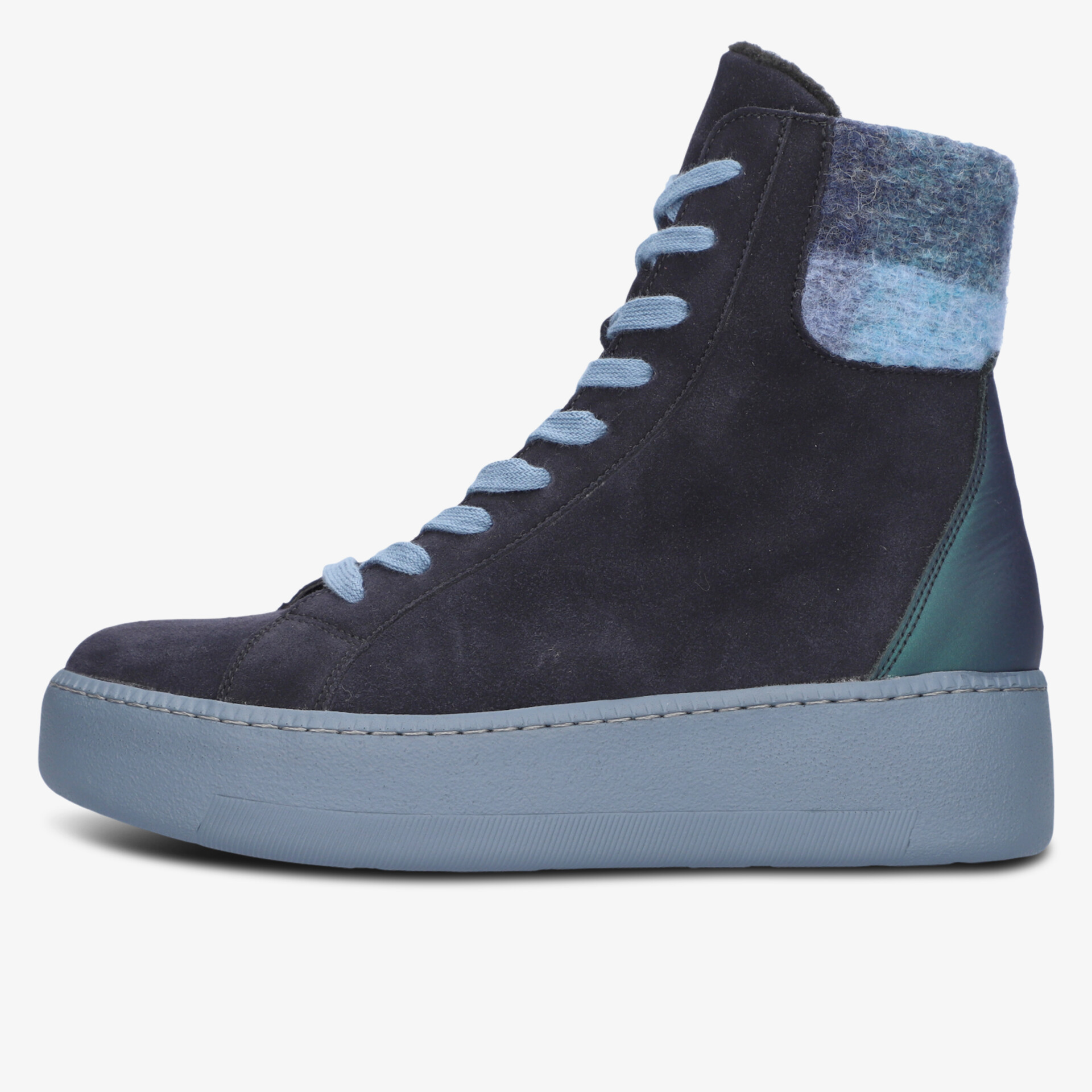 Modischer Sneaker mit seitlicher Ansicht, Veloursleder, gepolsterter Schaft und robustem Sohlenprofil