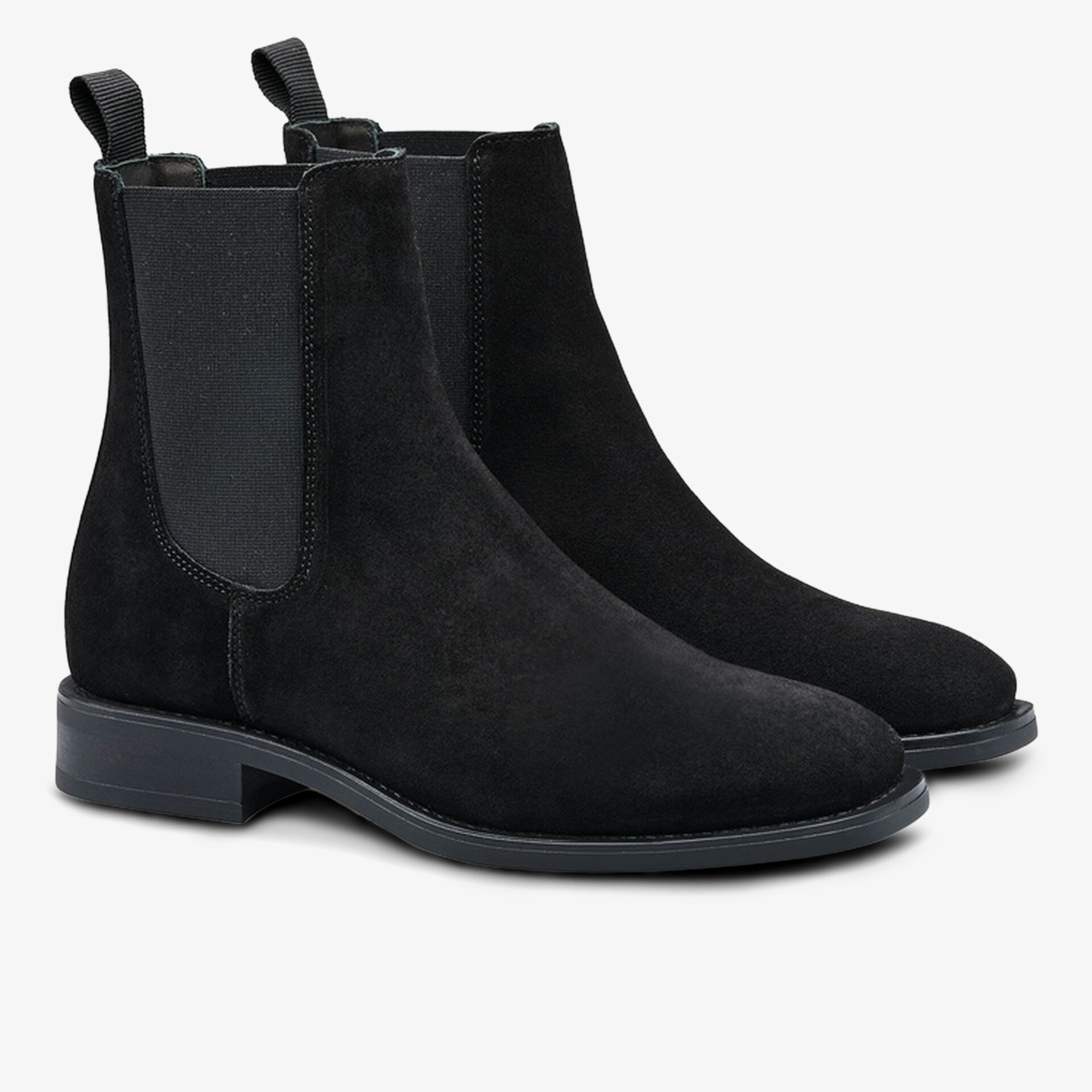 Schwarze Chelsea Boots aus Veloursleder mit elastischen Einsätzen und rutschfester Sohle, zeitlos und komfortabel