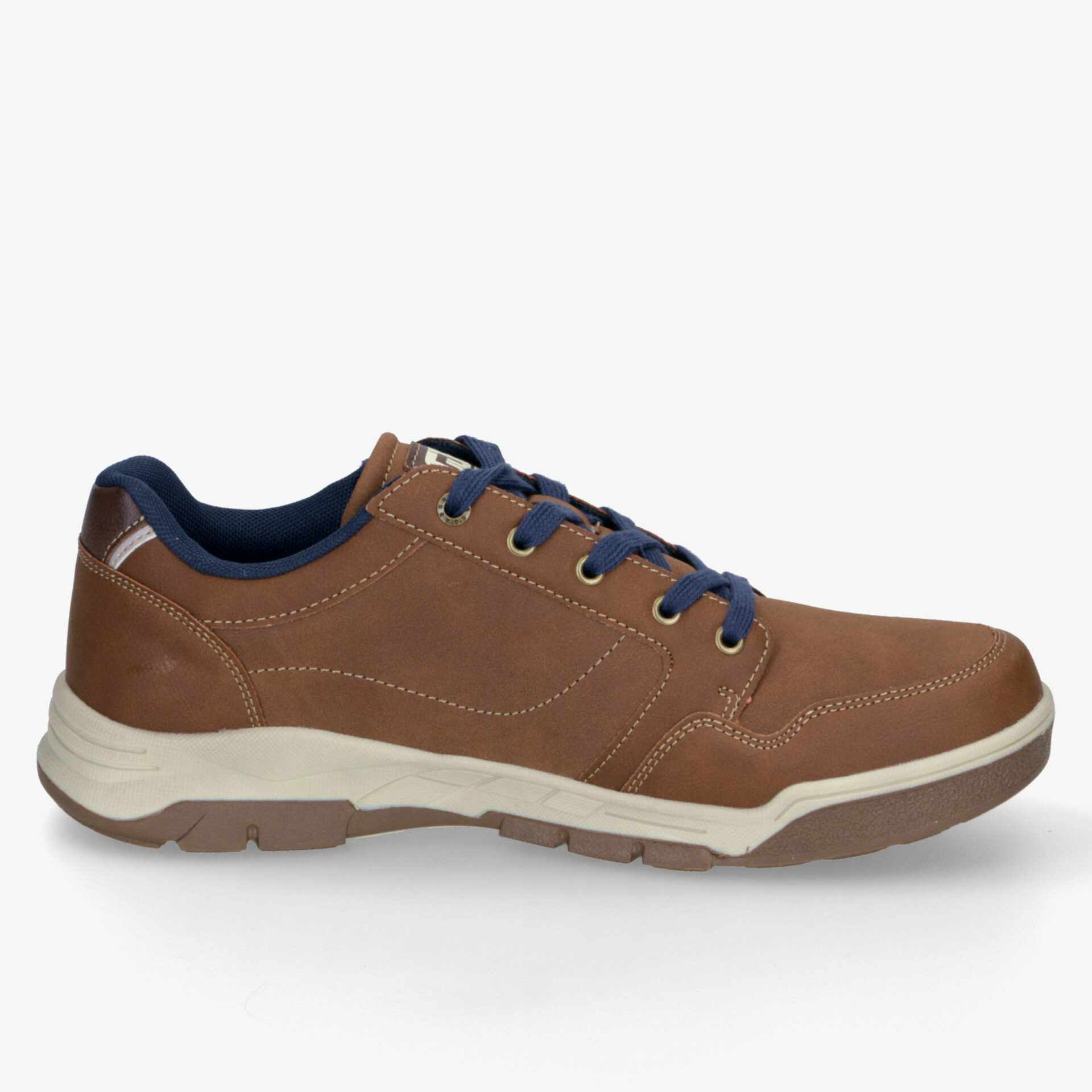 Brauner Schuh mit robuster Sohle und sportlichem Design, seitliche Ansicht mit blauen Schnürsenkeln