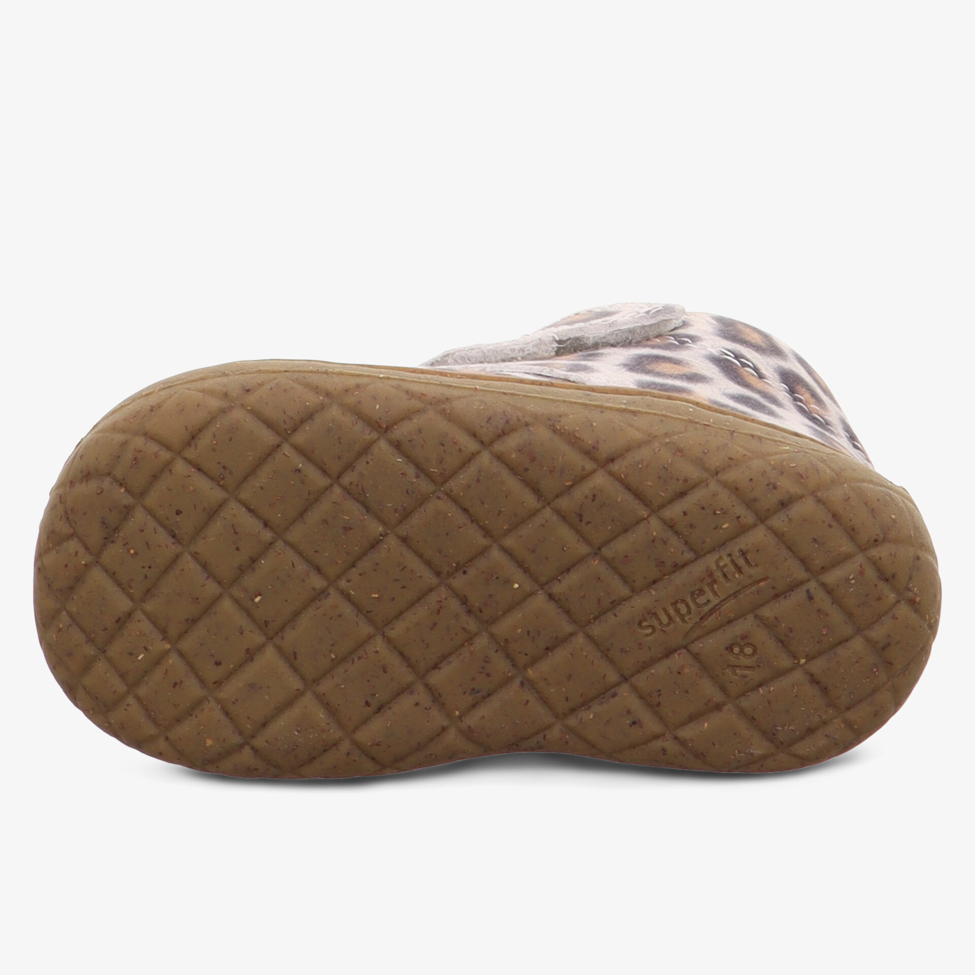 Robuste rutschfeste Sohle mit gutem Profil für sicheren Halt und Komfort bei jedem Schritt