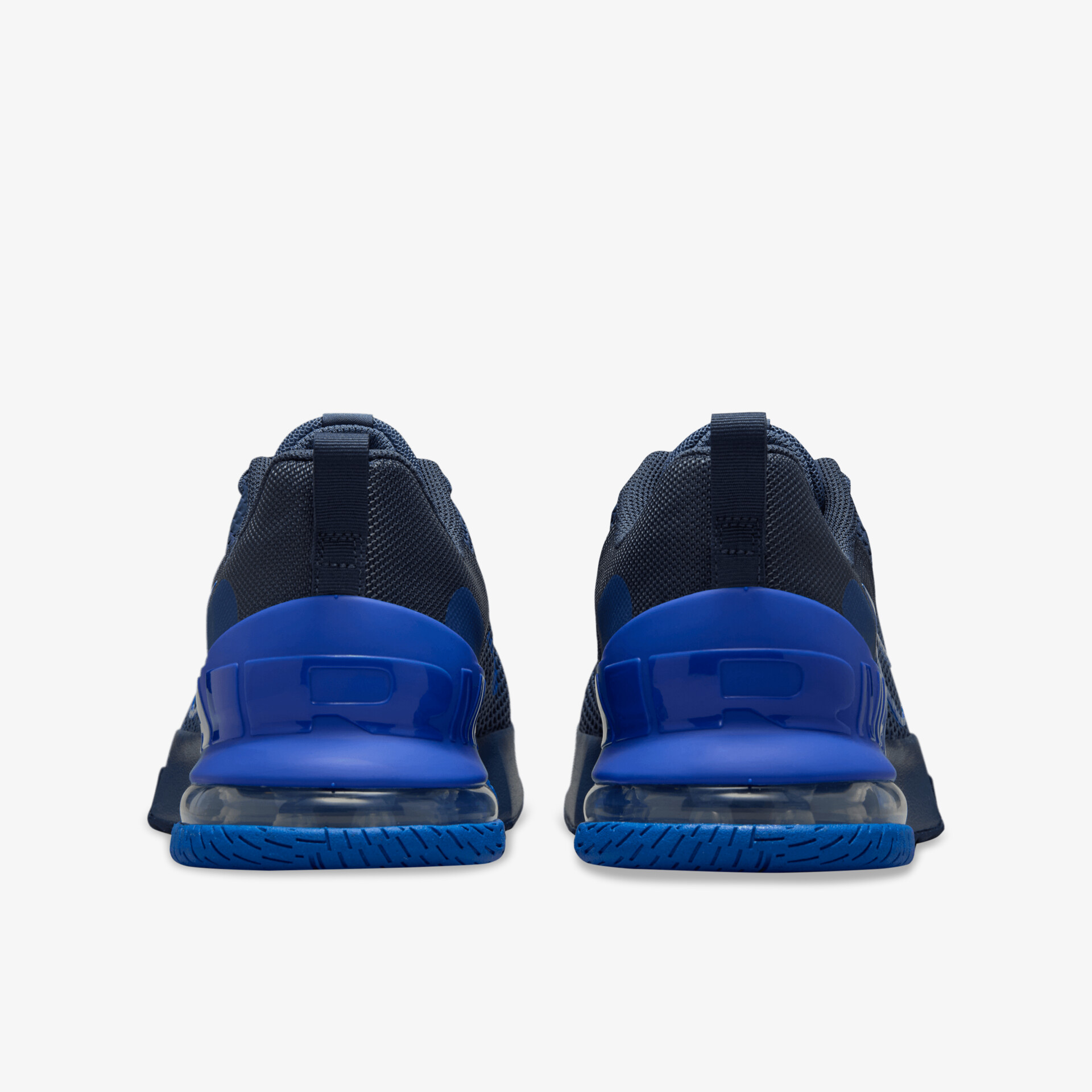 Rückansicht von robusten, sportlichen Schuhen in Blau und Schwarz mit gepolsterter Ferse und rutschfester Sohle.