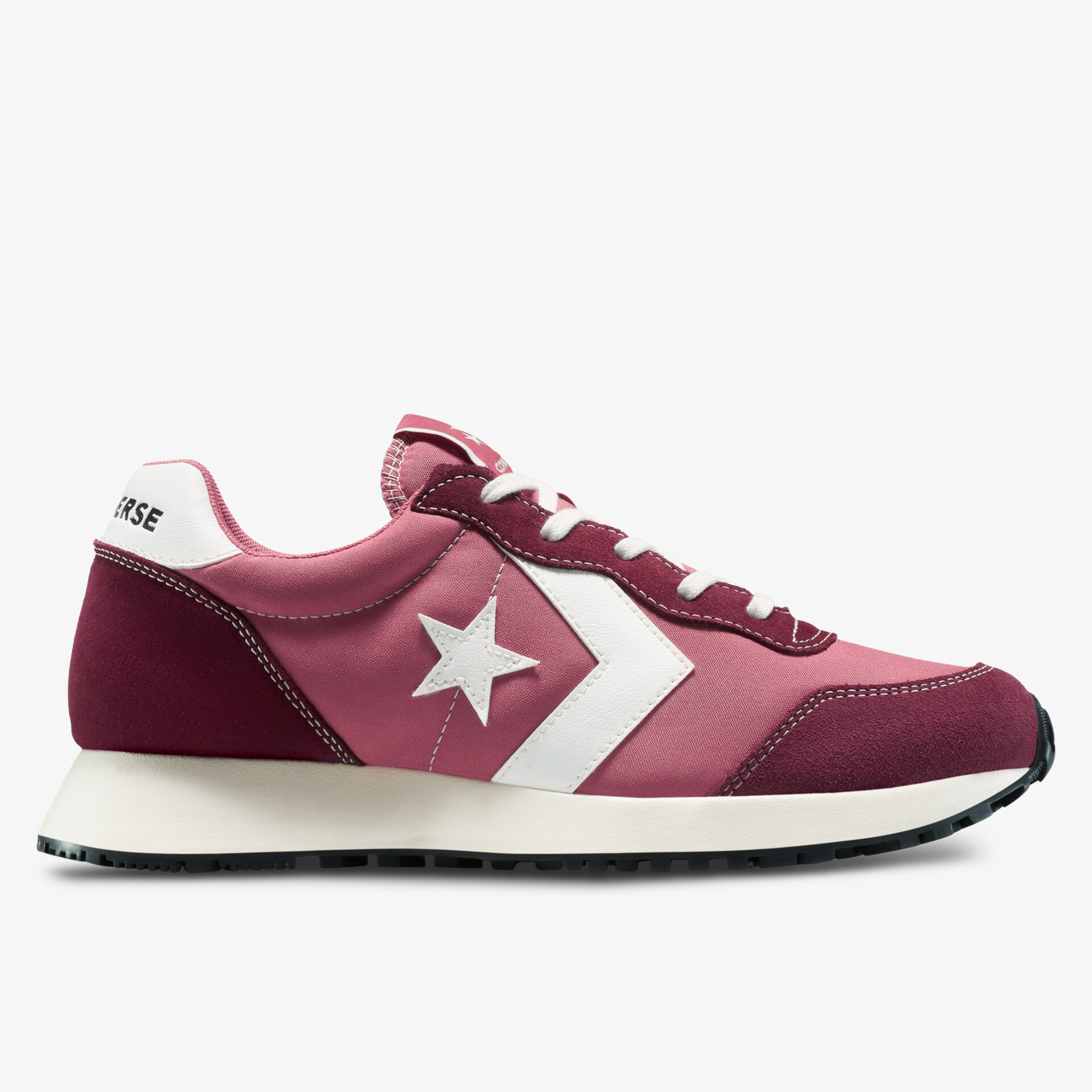 Seitliche Ansicht eines modernen Sportschuhs mit weißem Sternlogo in Kombination aus Rosa- und Beere-Tönen