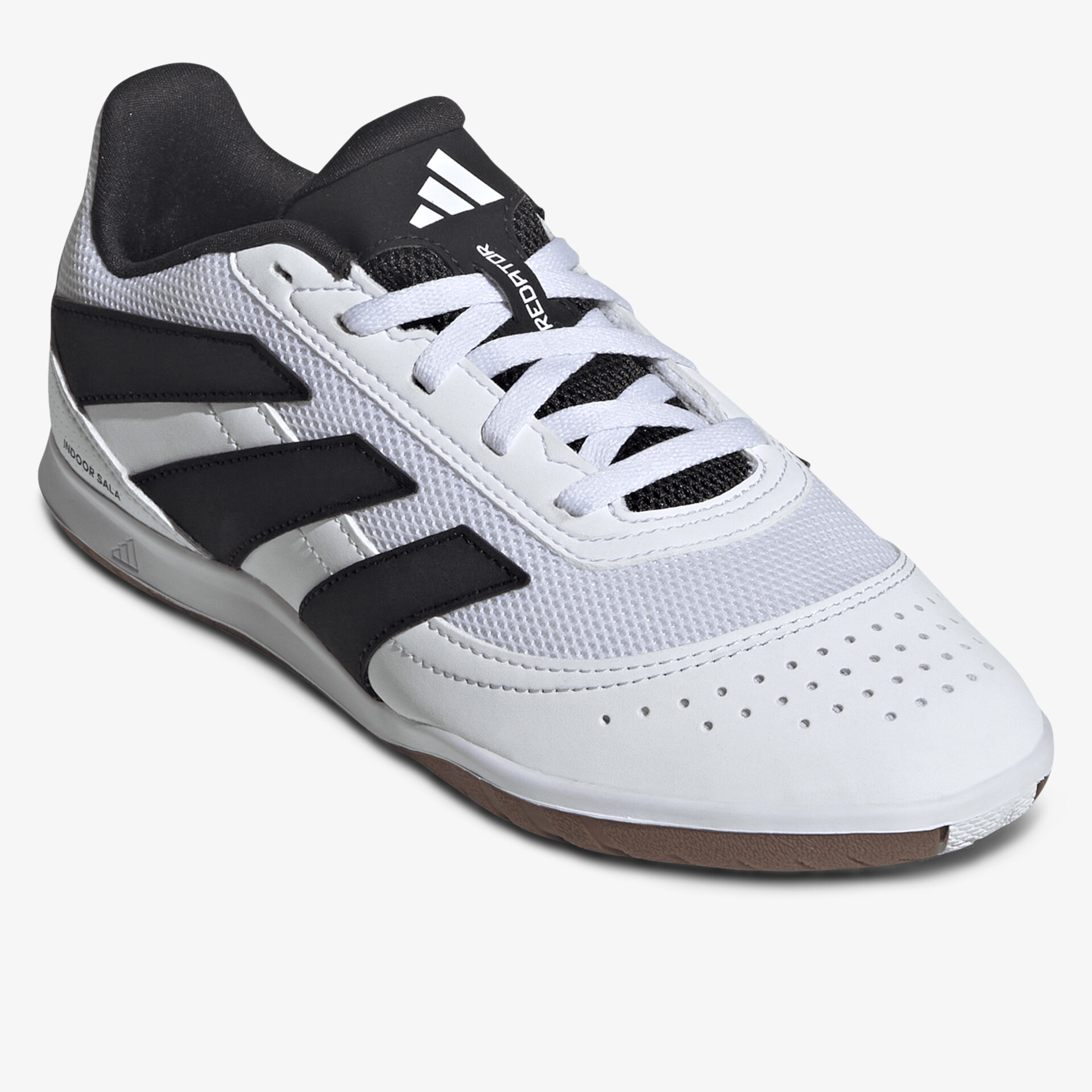 Sportlicher leichter Schuh in Weiß mit schwarzen Akzenten, komfortabel und atmungsaktiv, ideal für aktive Nutzung