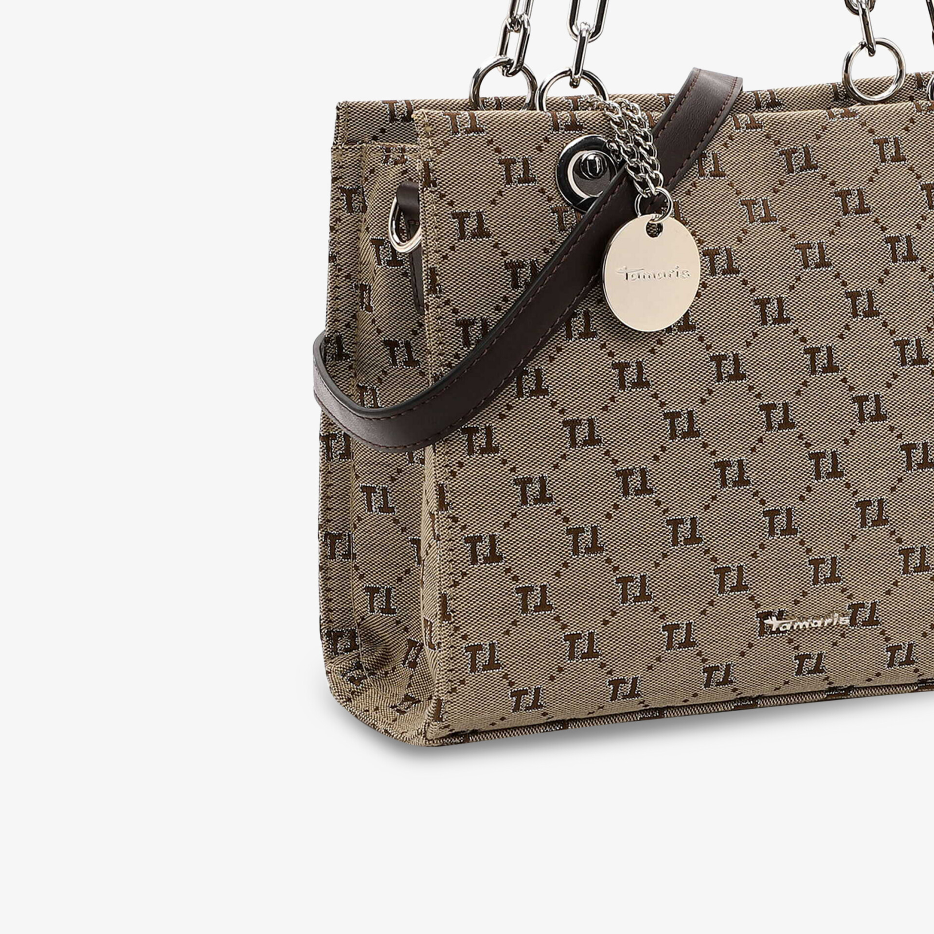 Elegante Handtasche mit Kettenriemen und feinem Muster, Detailaufnahme zeigt hochwertige Verarbeitung und Logo-Anhänger