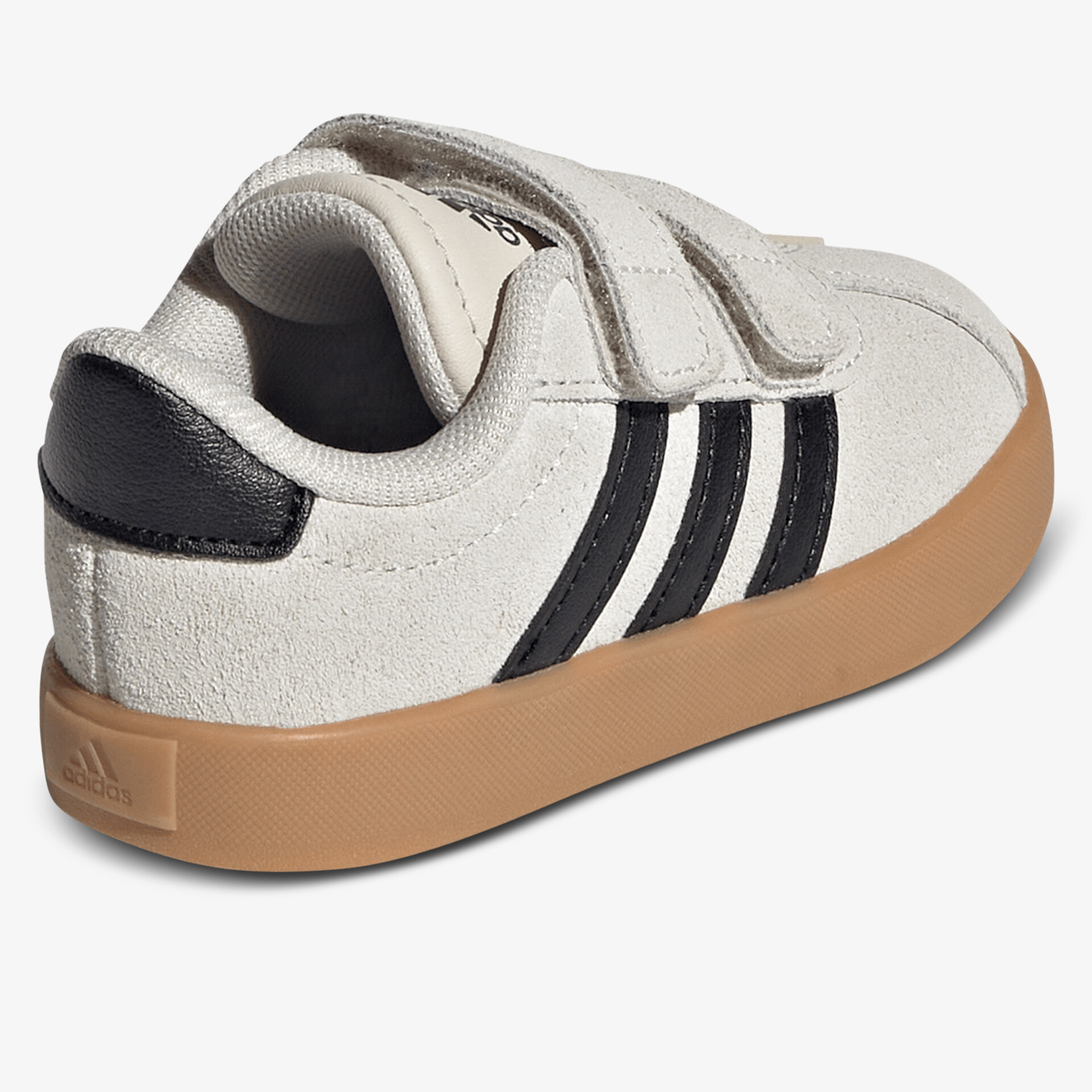 Robuster Sneaker mit praktischem Klettverschluss und sportlicher Gummisohle für hohen Tragekomfort