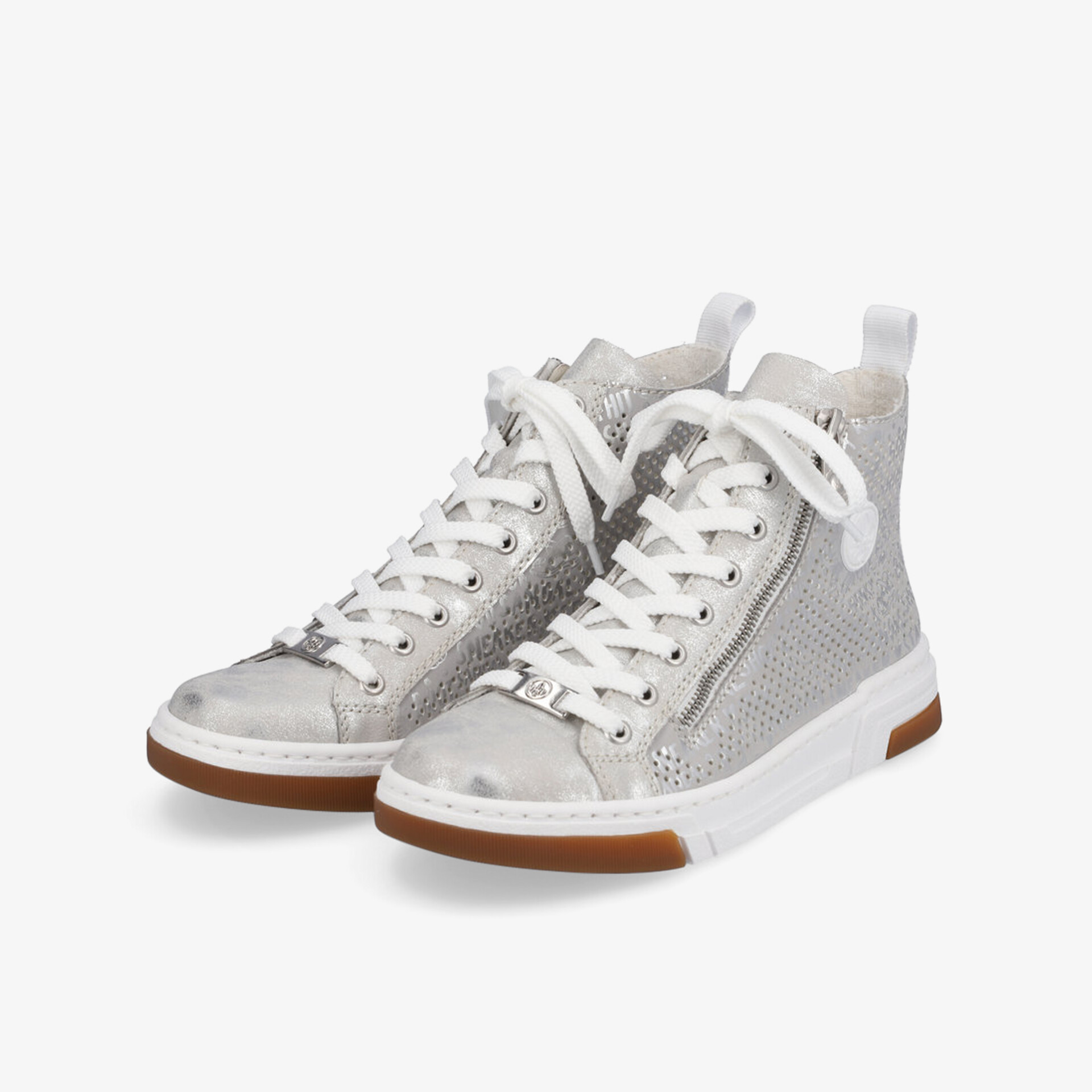 Elegante silberne Sneaker mit glänzender Oberfläche und weißer Sohle, perfekt für einen stilvollen Auftritt.